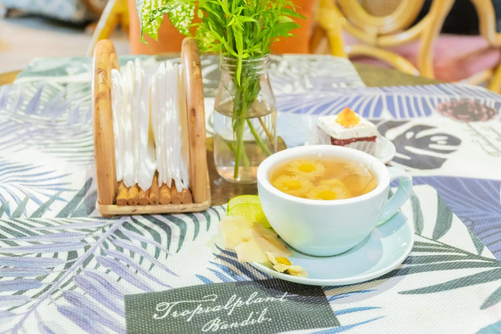Coffee/tea facilities in SHI HOUSE by Haviland