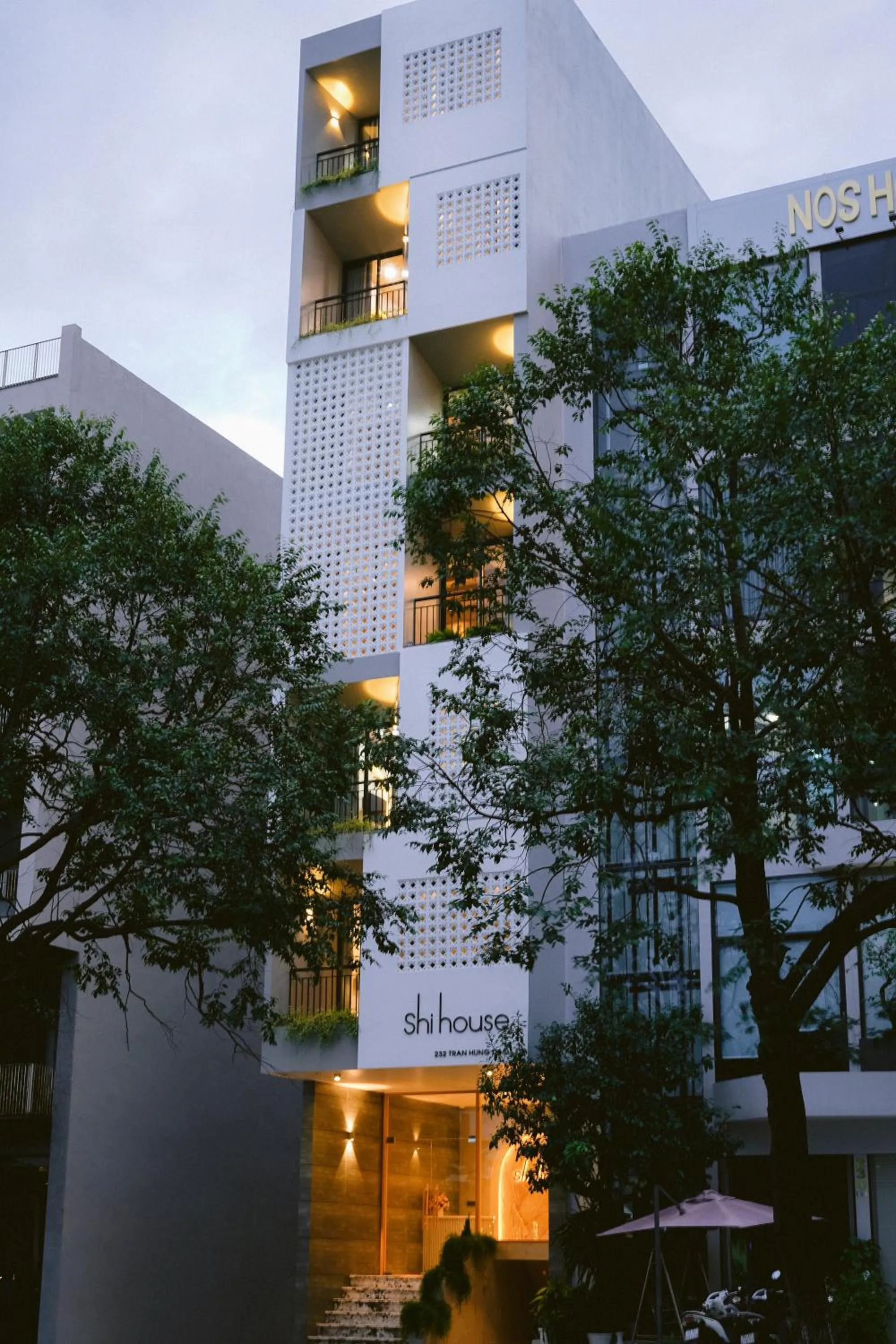 Facade/entrance in SHI HOUSE by Haviland