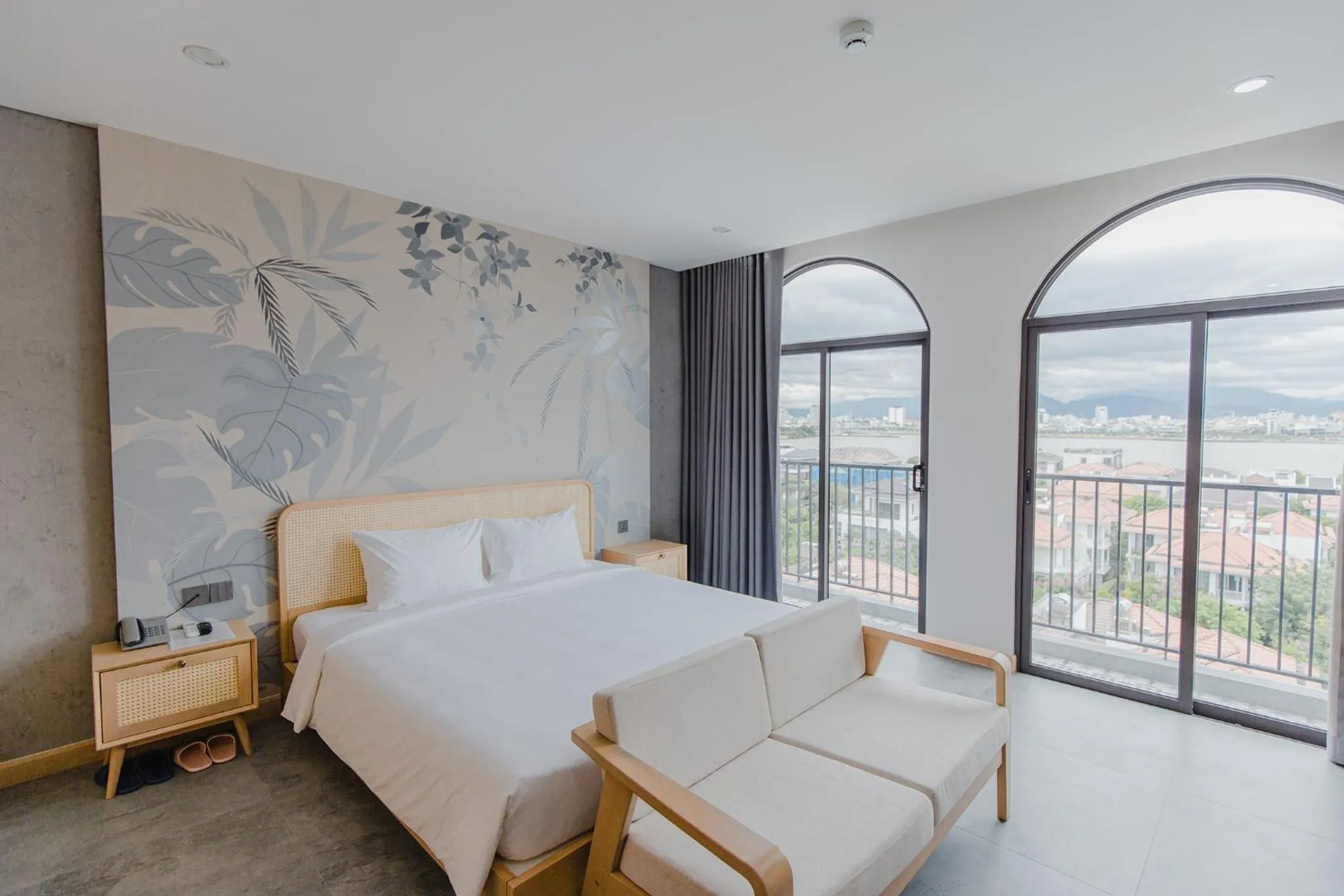 Balcony/Terrace, Bed in SHI HOUSE by Haviland