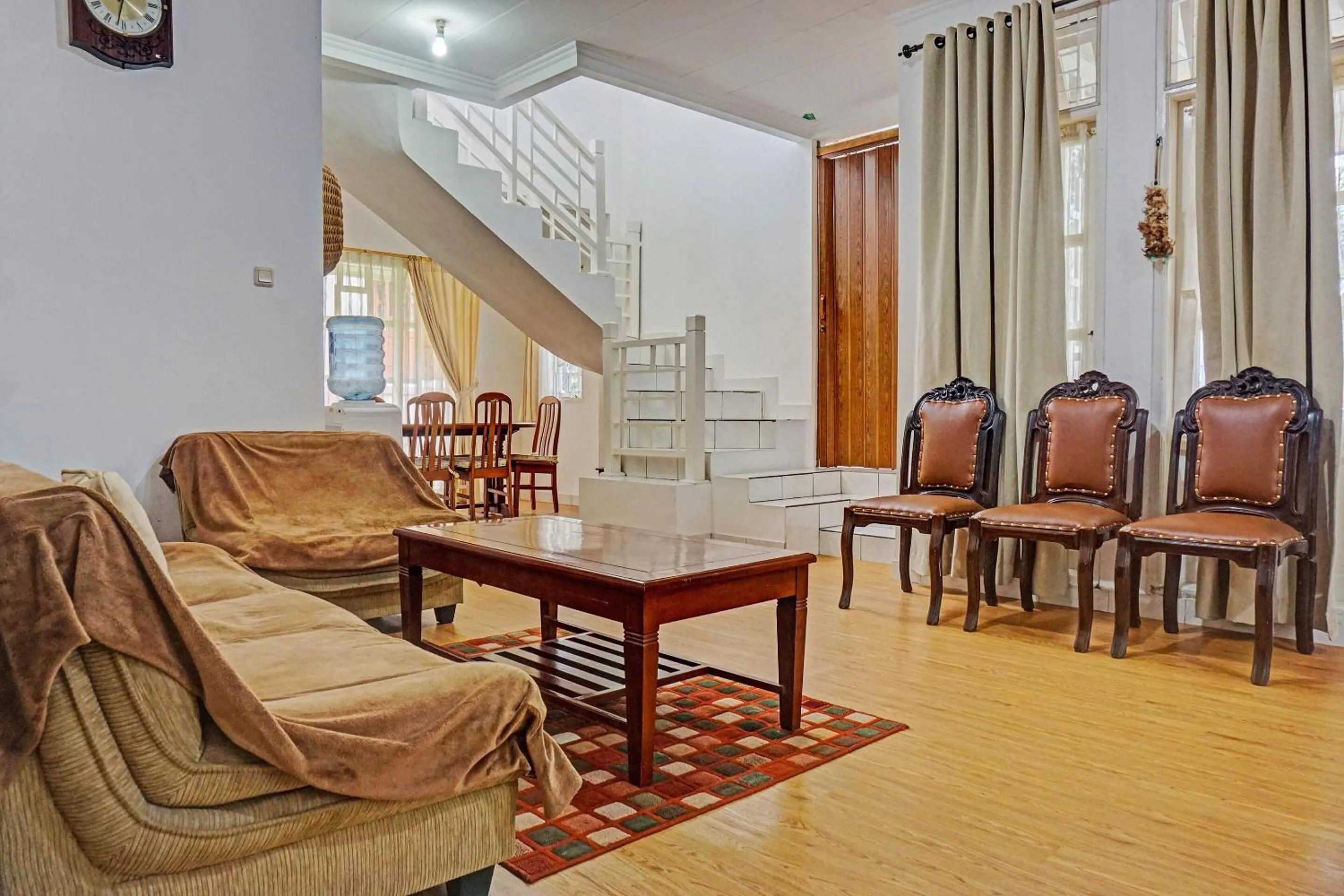 Lobby or reception in SPOT ON 91225 Kota Bunga Homestay Syariah