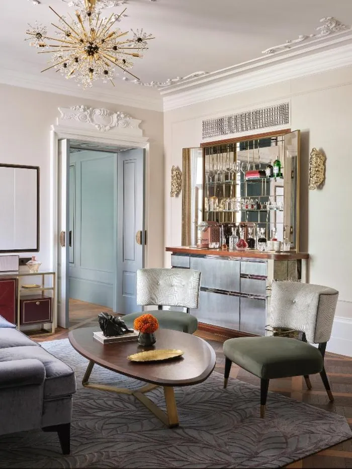 Seating area in Rosewood Vienna