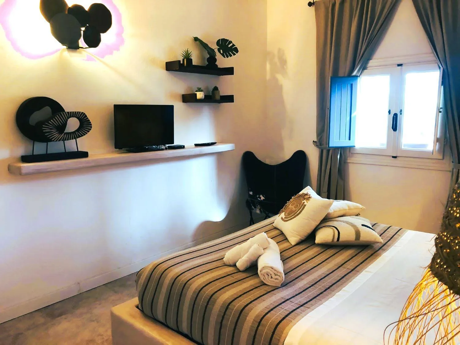 Bedroom, Bed in Le Lanterne Resort