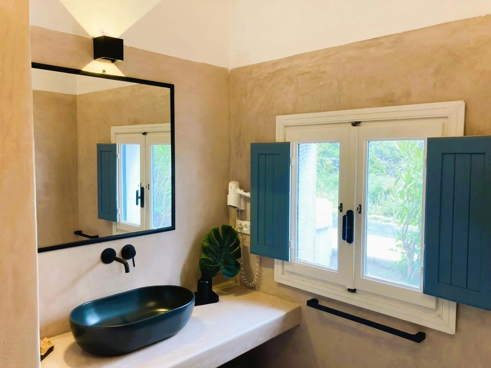 Bathroom in Le Lanterne Resort