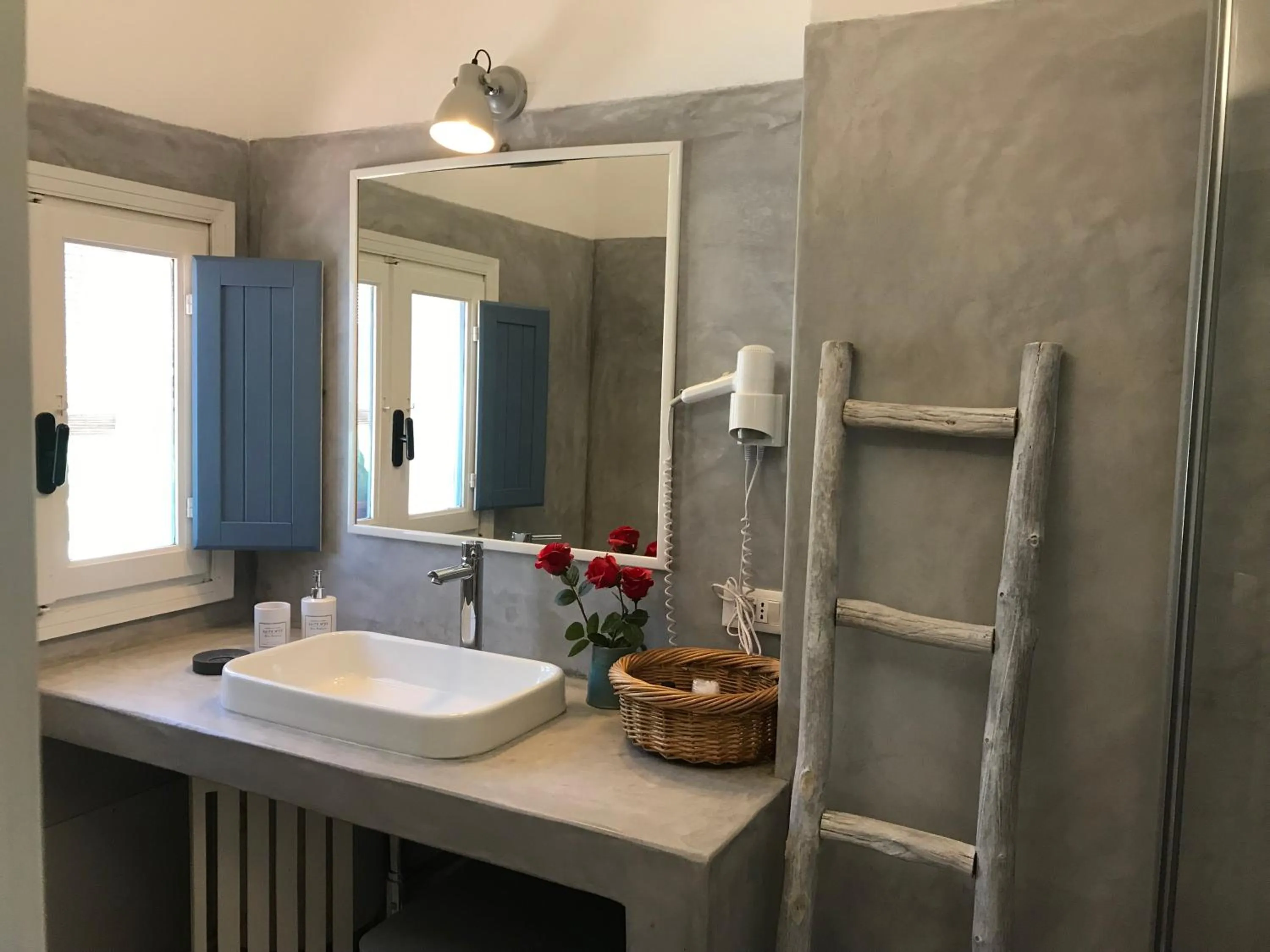 Bathroom in Le Lanterne Resort