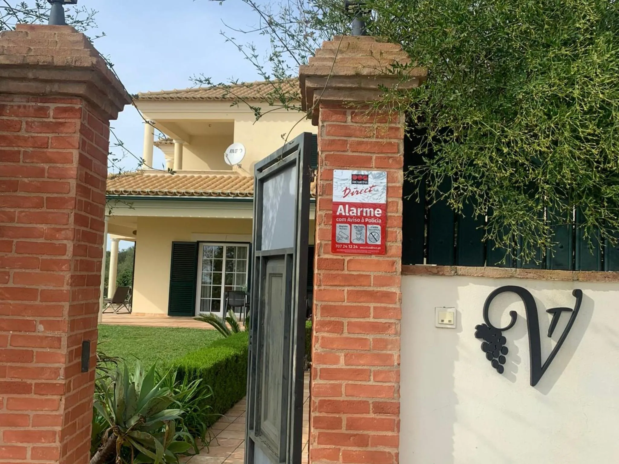 Facade/entrance in Villa Tranberg Suites