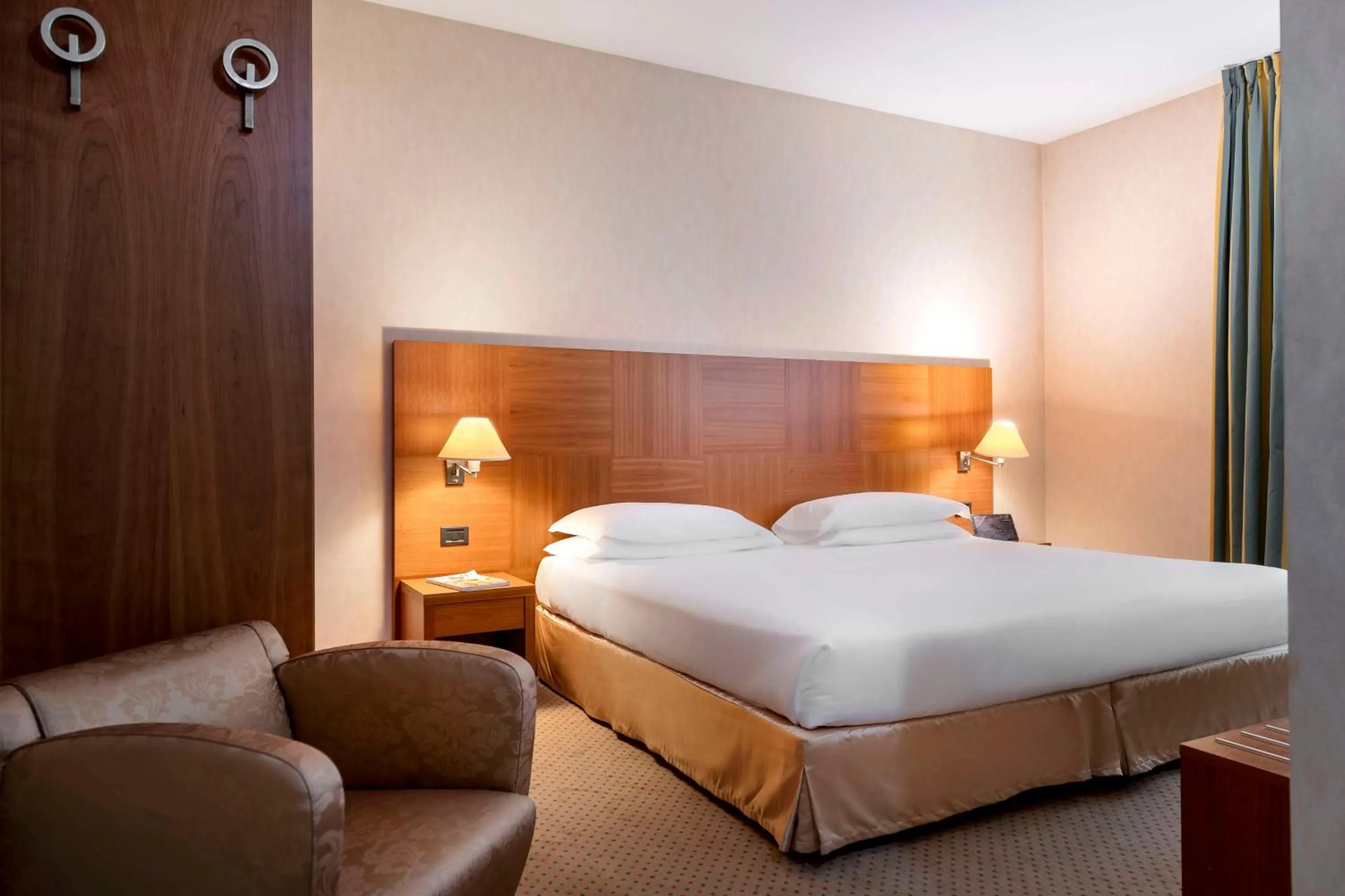 Bedroom, Bed in Best Western Cavalieri Della Corona