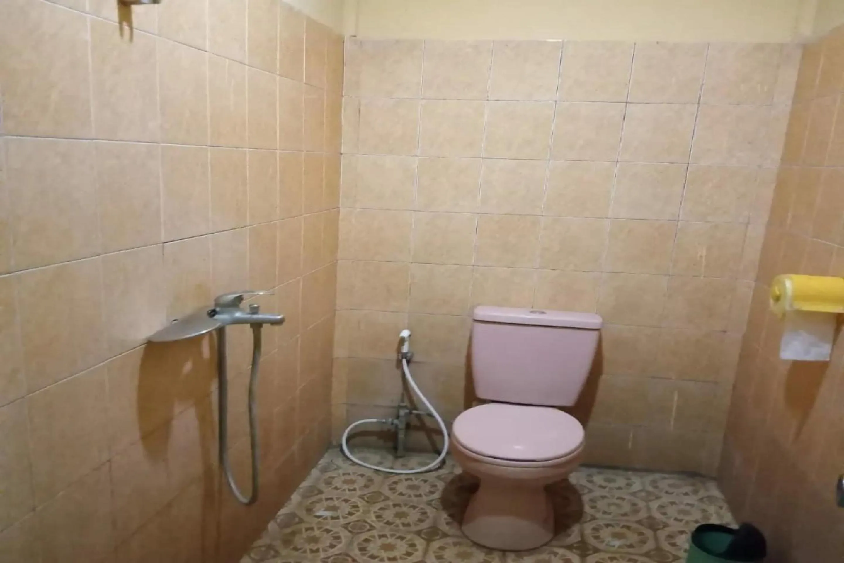 Bathroom in Hotel O Kelimutu Eco VillageNearMurundao Waterfall