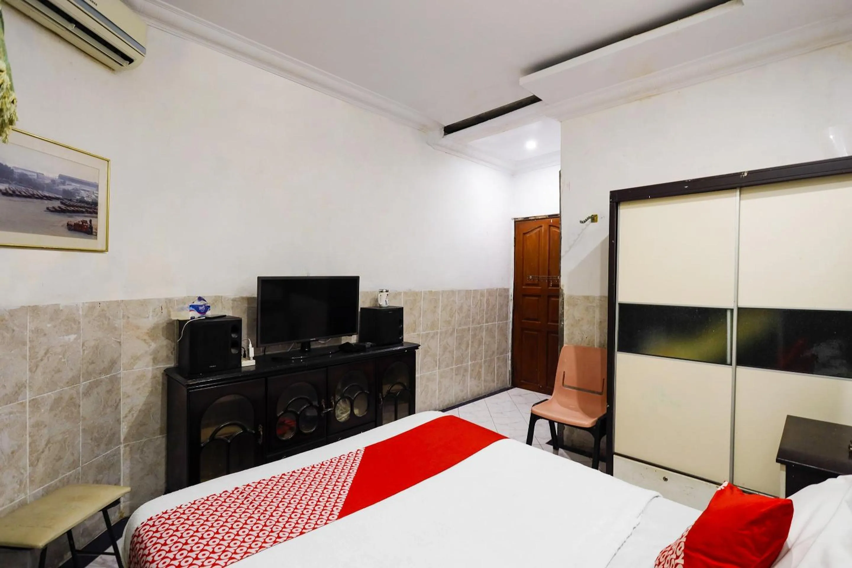 Bedroom, Bed in Hotel O Manisee 1 Homestay Syariah