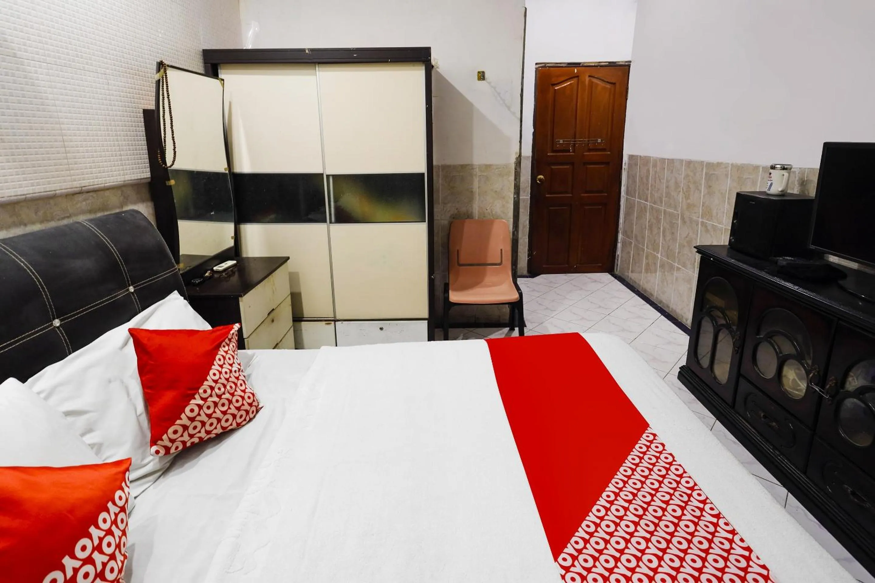 Bedroom, Bed in Hotel O Manisee 1 Homestay Syariah