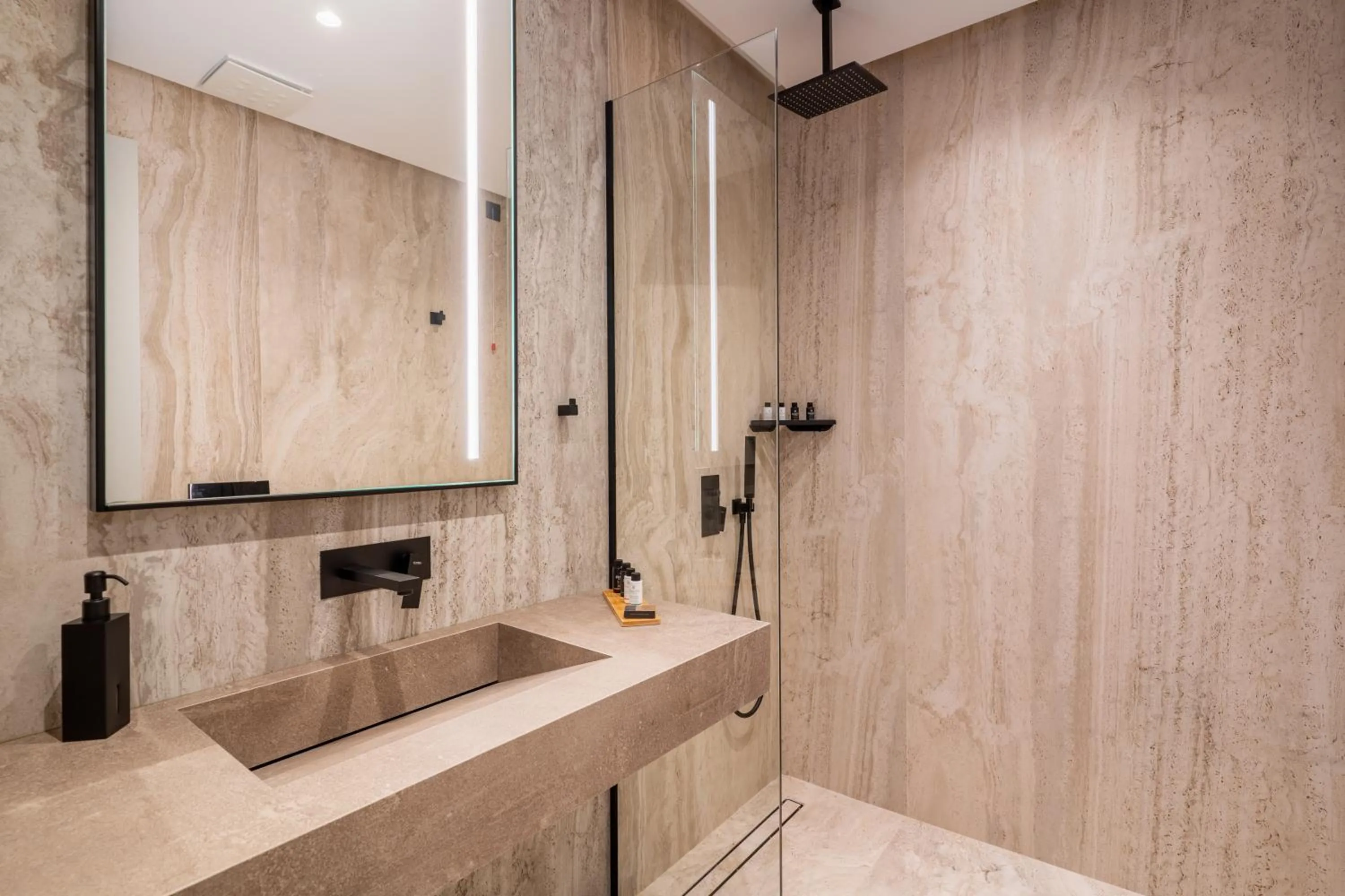 Shower in ALYACHT Premium Hotel