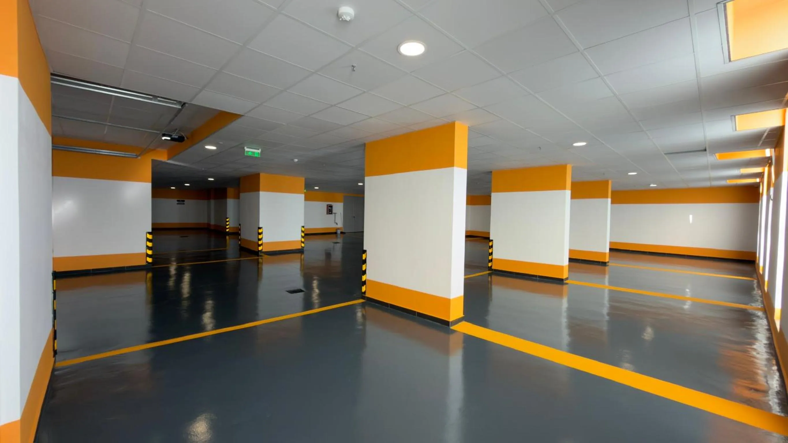 Parking in AL'YACHT Premium Hotel