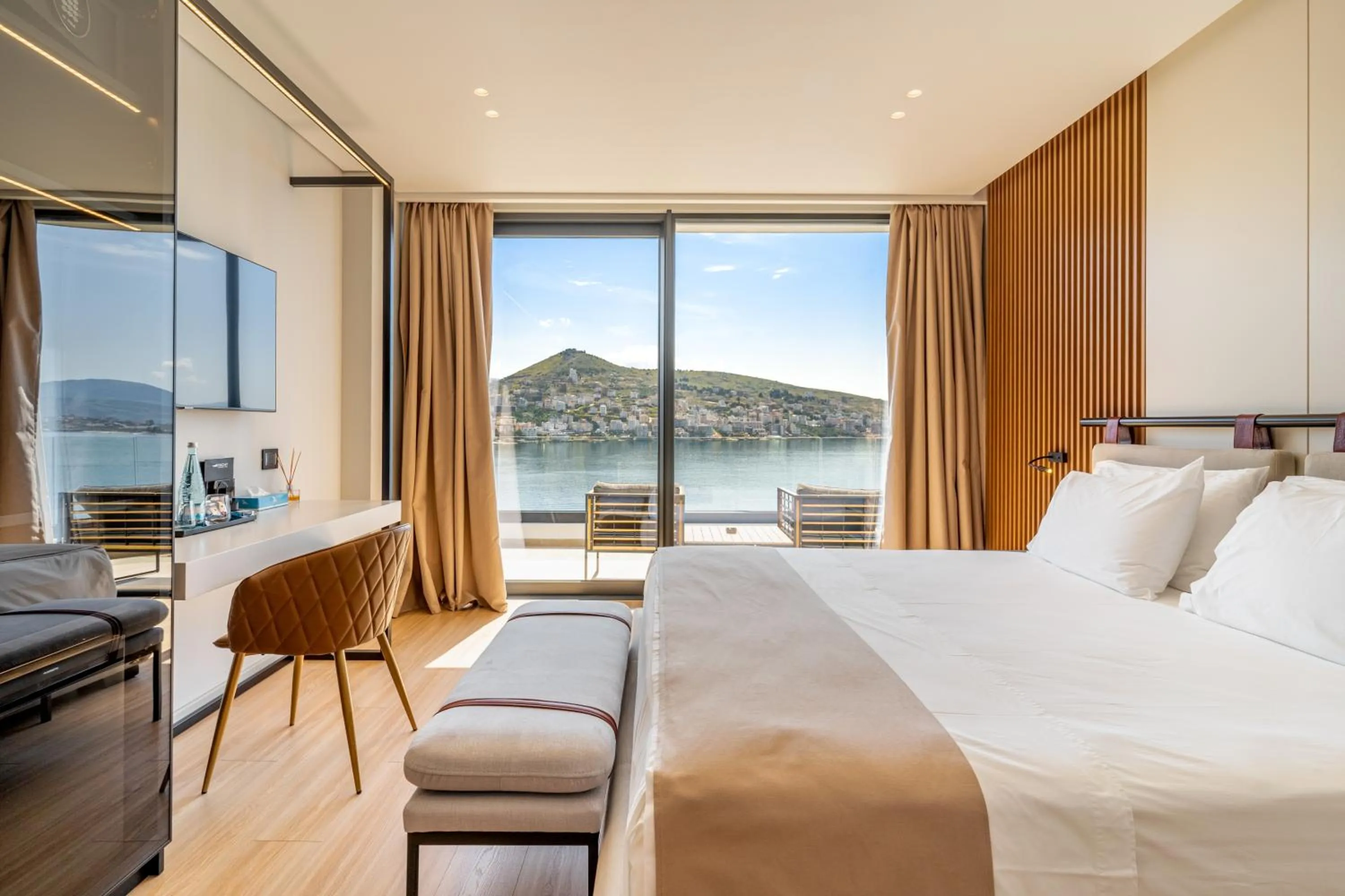 Summer, Bed in ALYACHT Premium Hotel