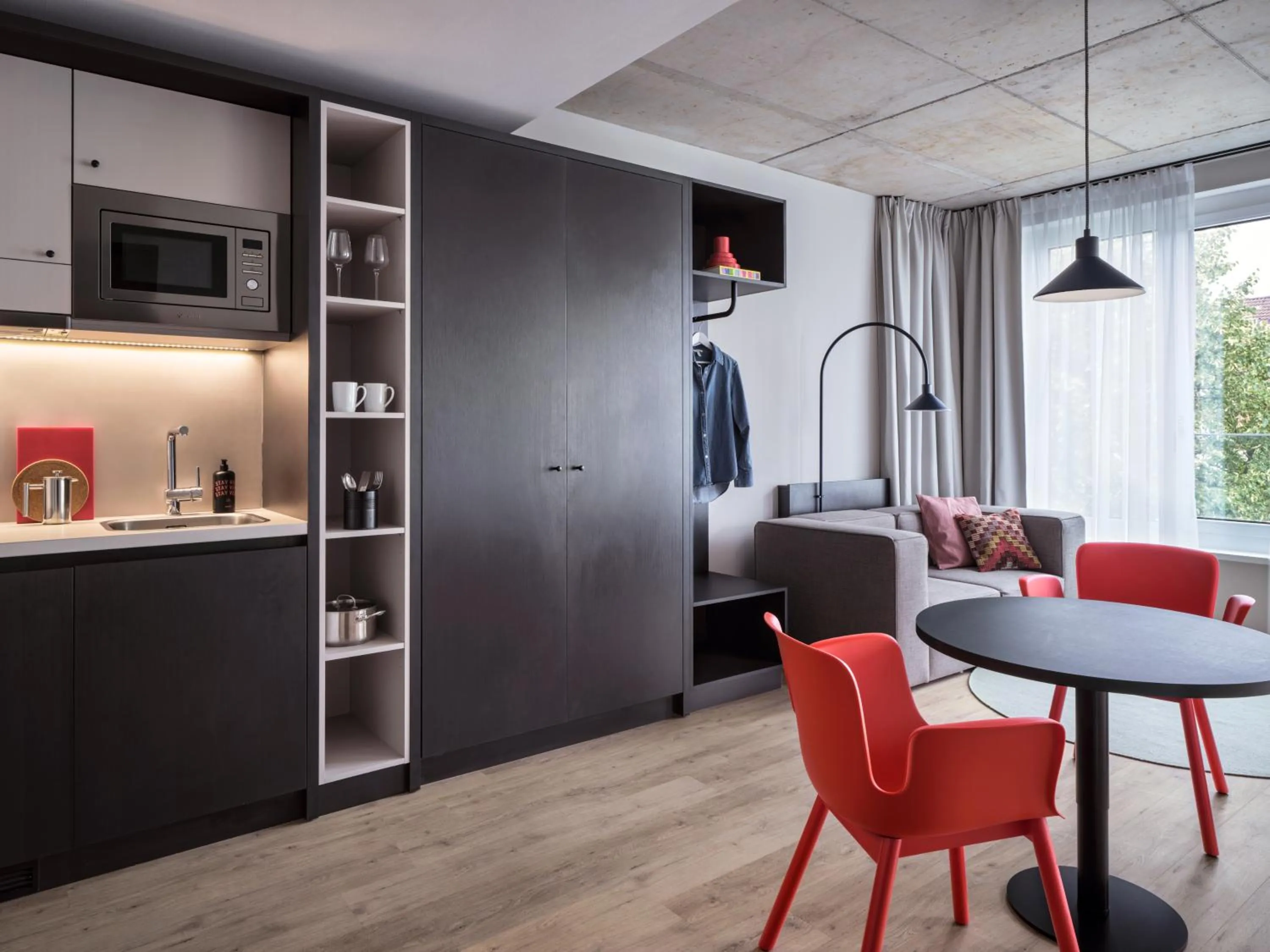 Kitchen or kitchenette in STAYERY Bremen