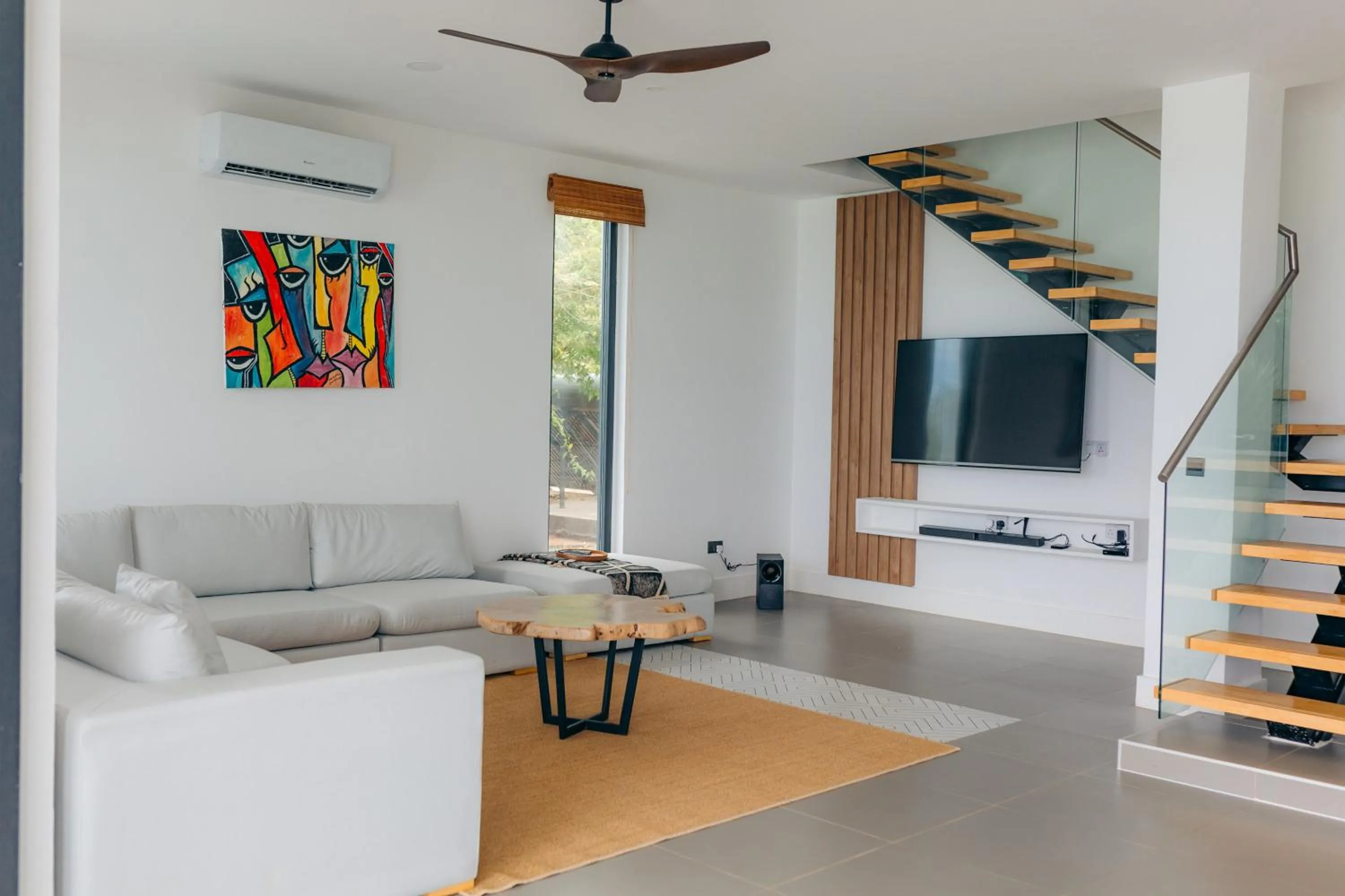 TV and multimedia in Safira Blu Luxury Resort & Villas