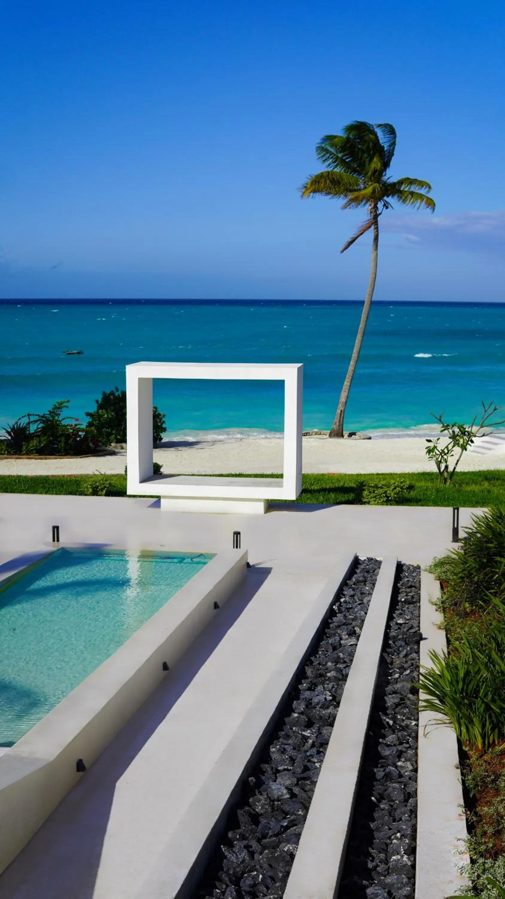 Beach in Safira Blu Luxury Resort & Villas