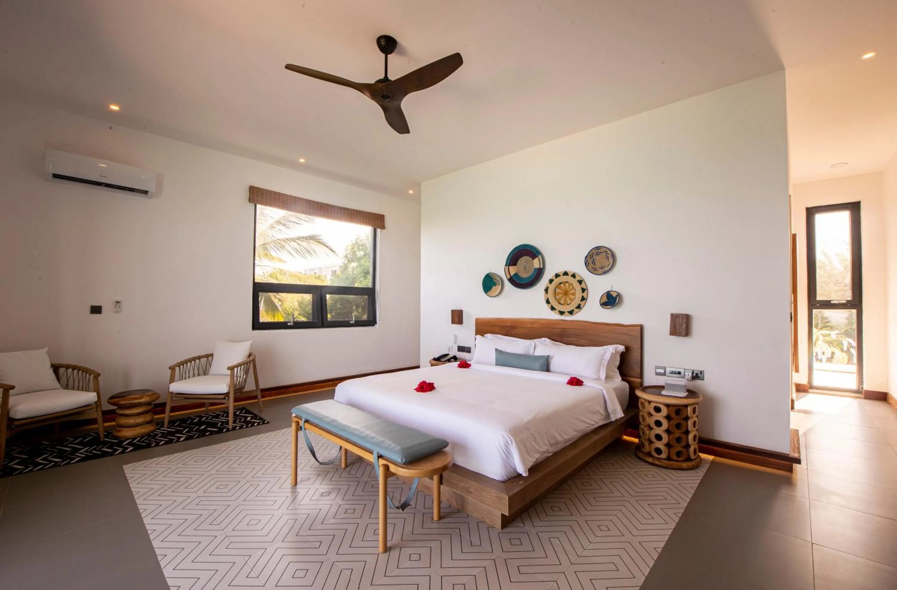 Bed in Safira Blu Luxury Resort & Villas