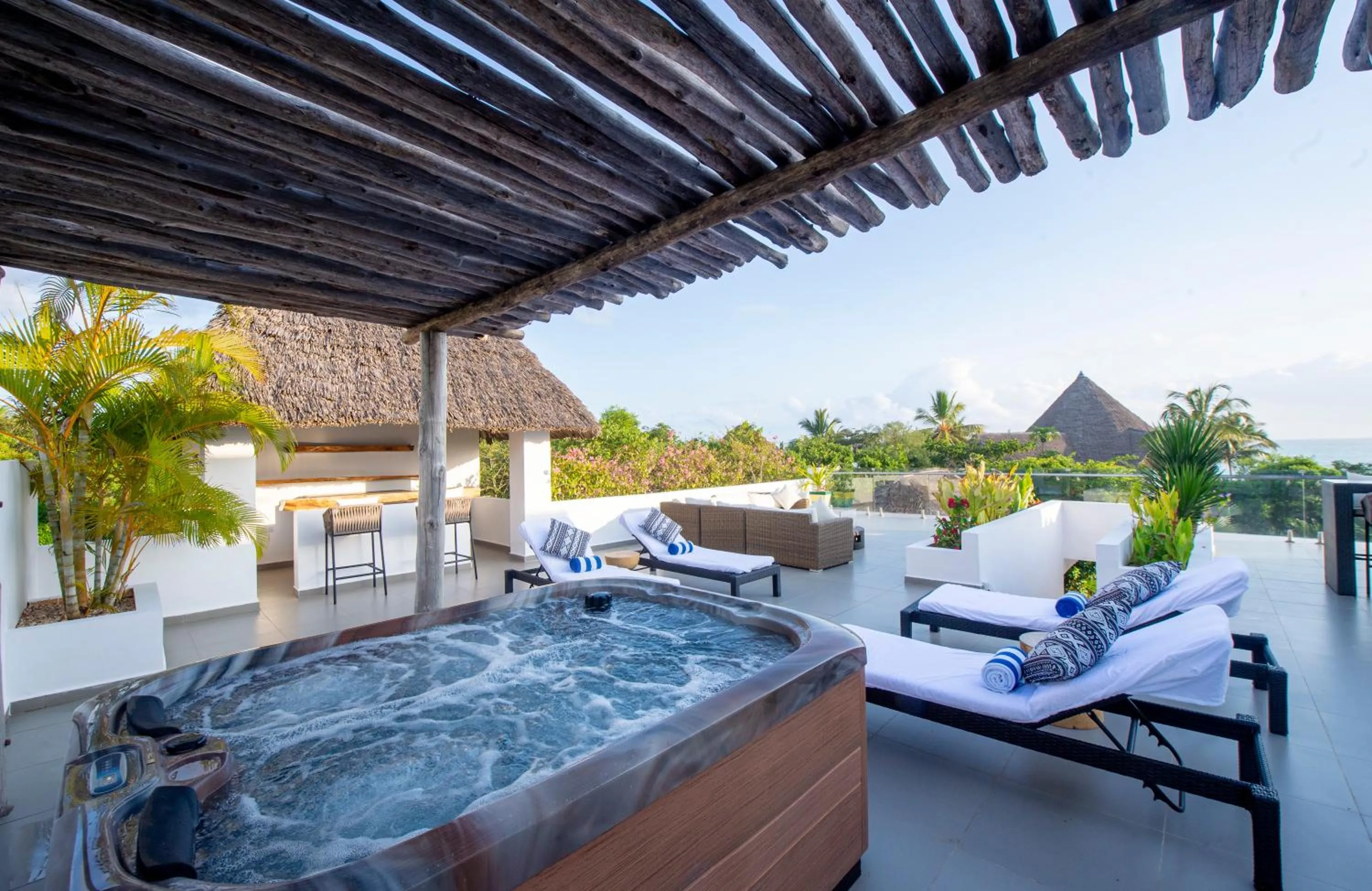 Hot Tub in Safira Blu Luxury Resort & Villas