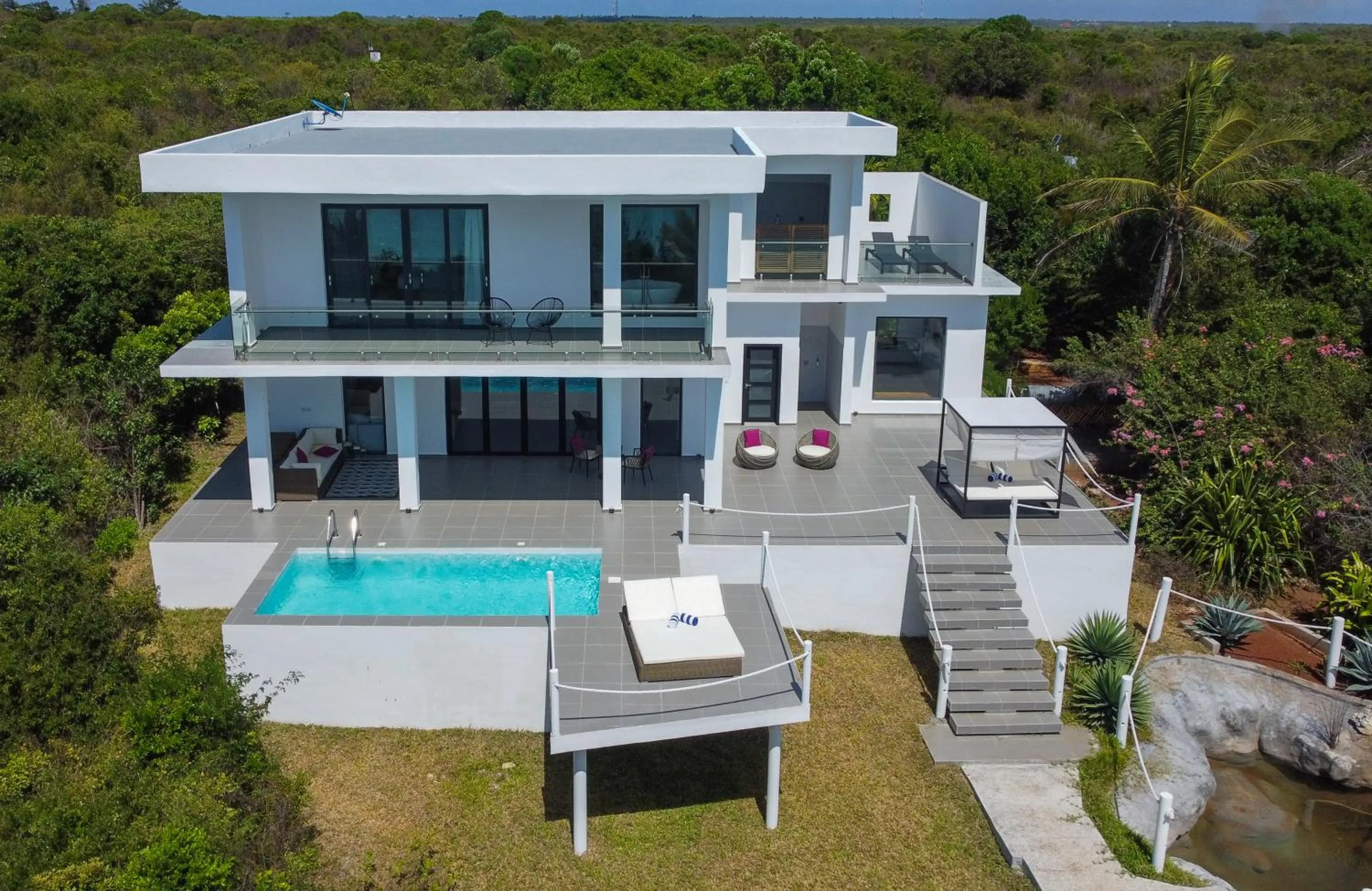 Shower in Safira Blu Luxury Resort & Villas