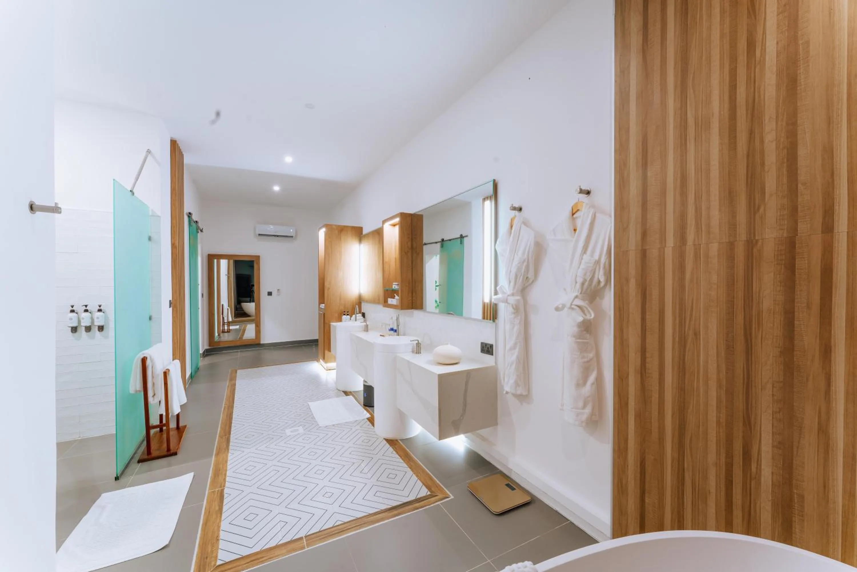 Shower in Safira Blu Luxury Resort & Villas