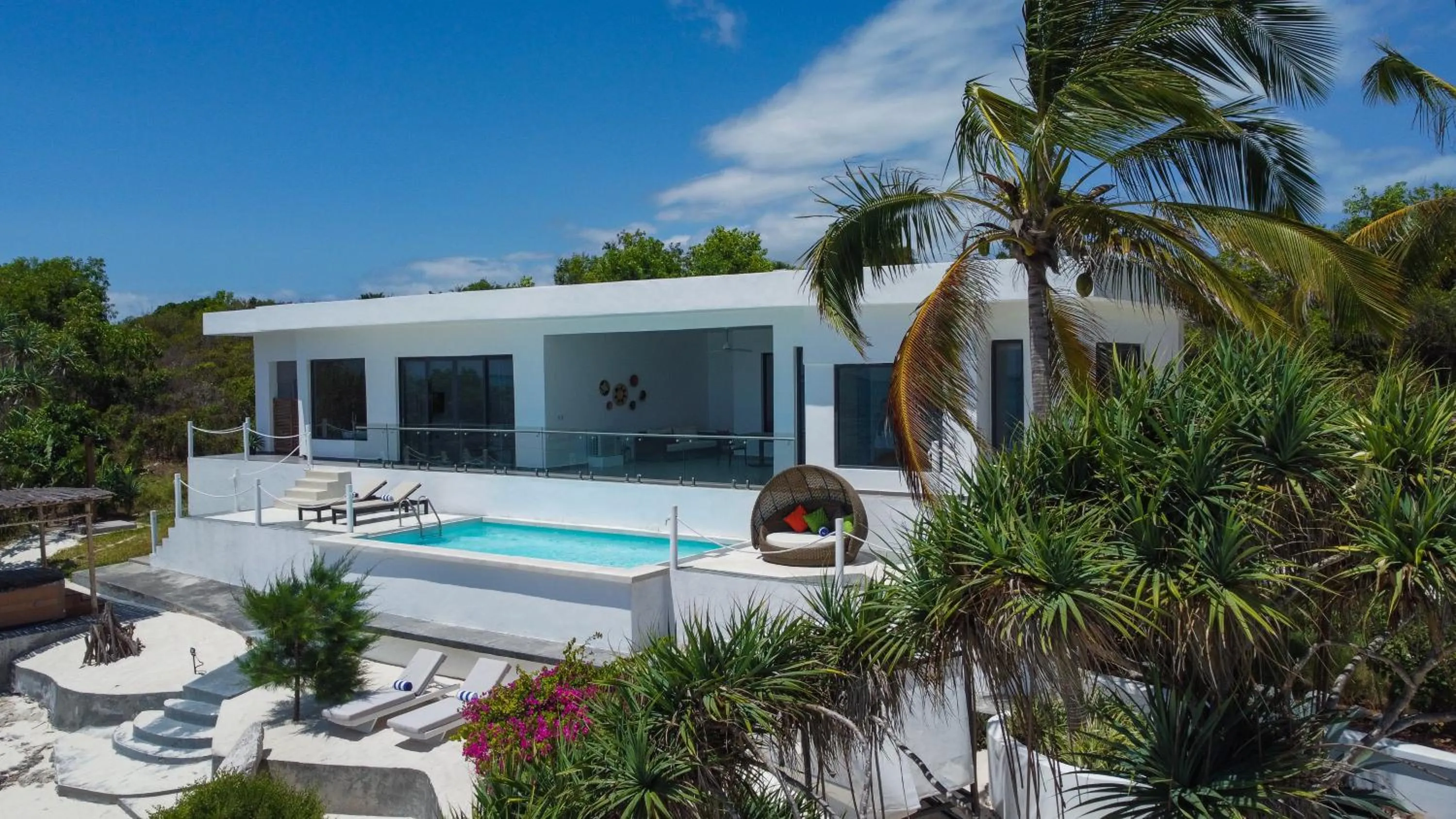 Hot Tub in Safira Blu Luxury Resort & Villas