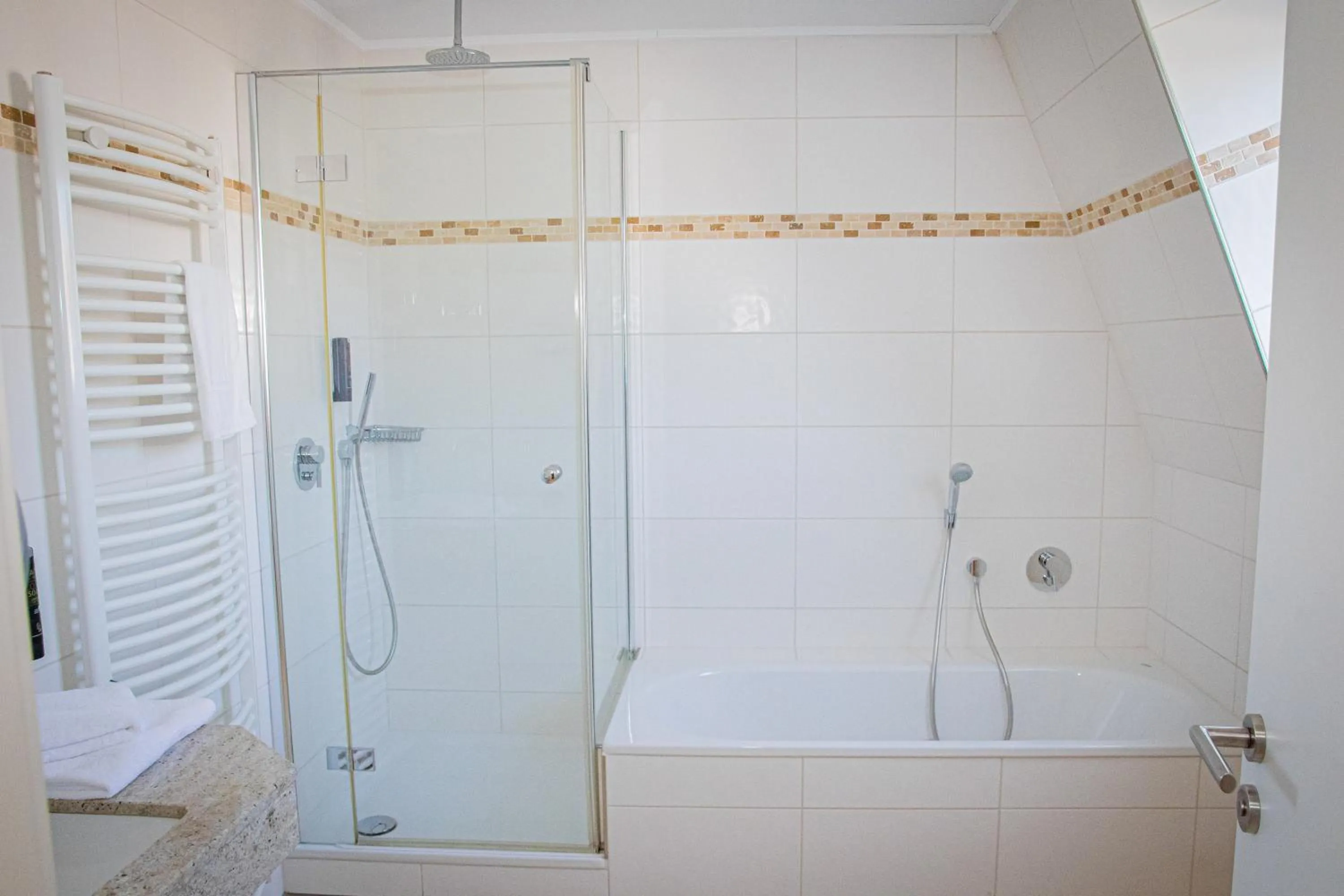 Shower in Gästehaus an der Oase