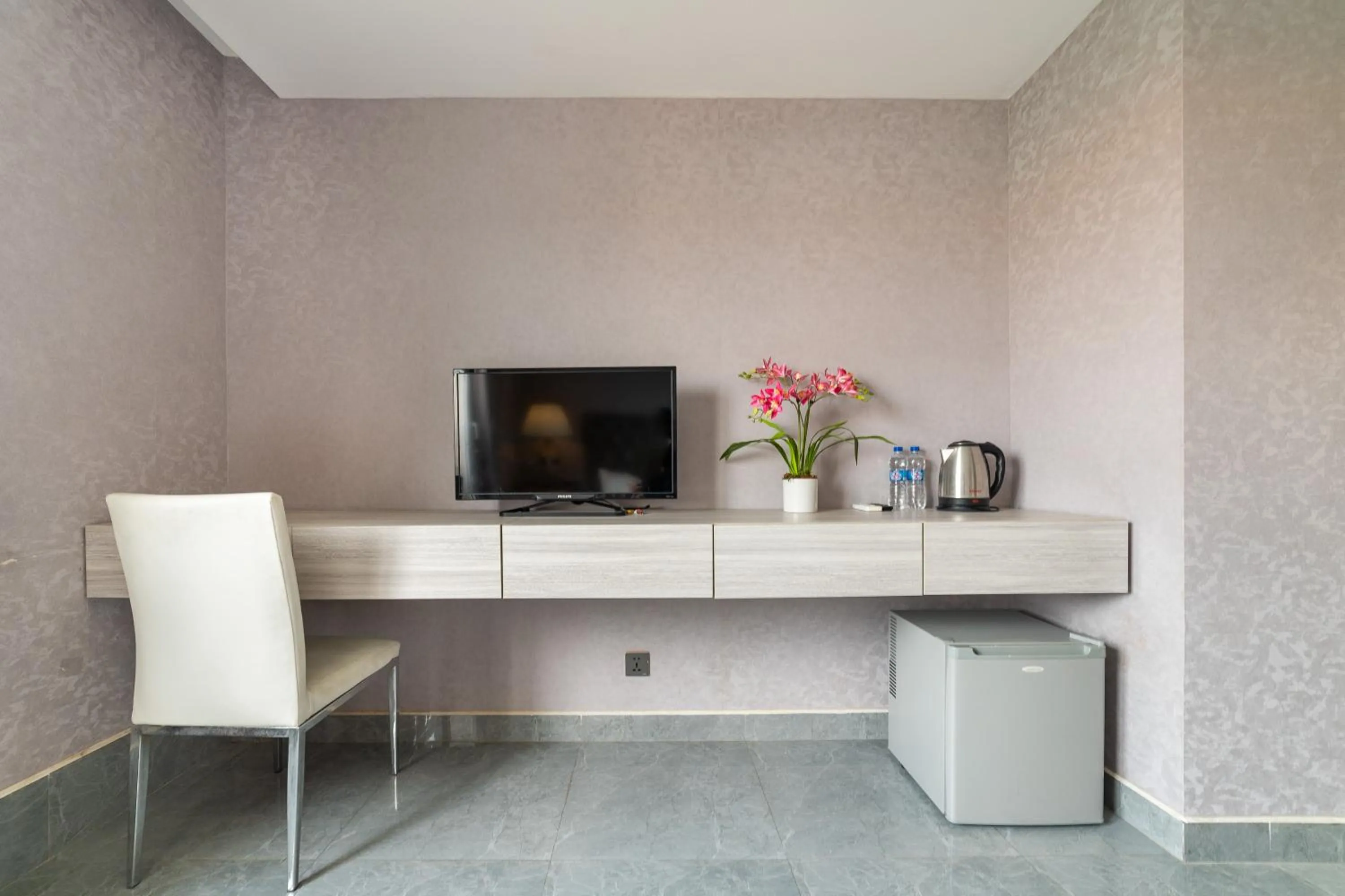 TV and multimedia in Collection O Sunshine Garden Hotel