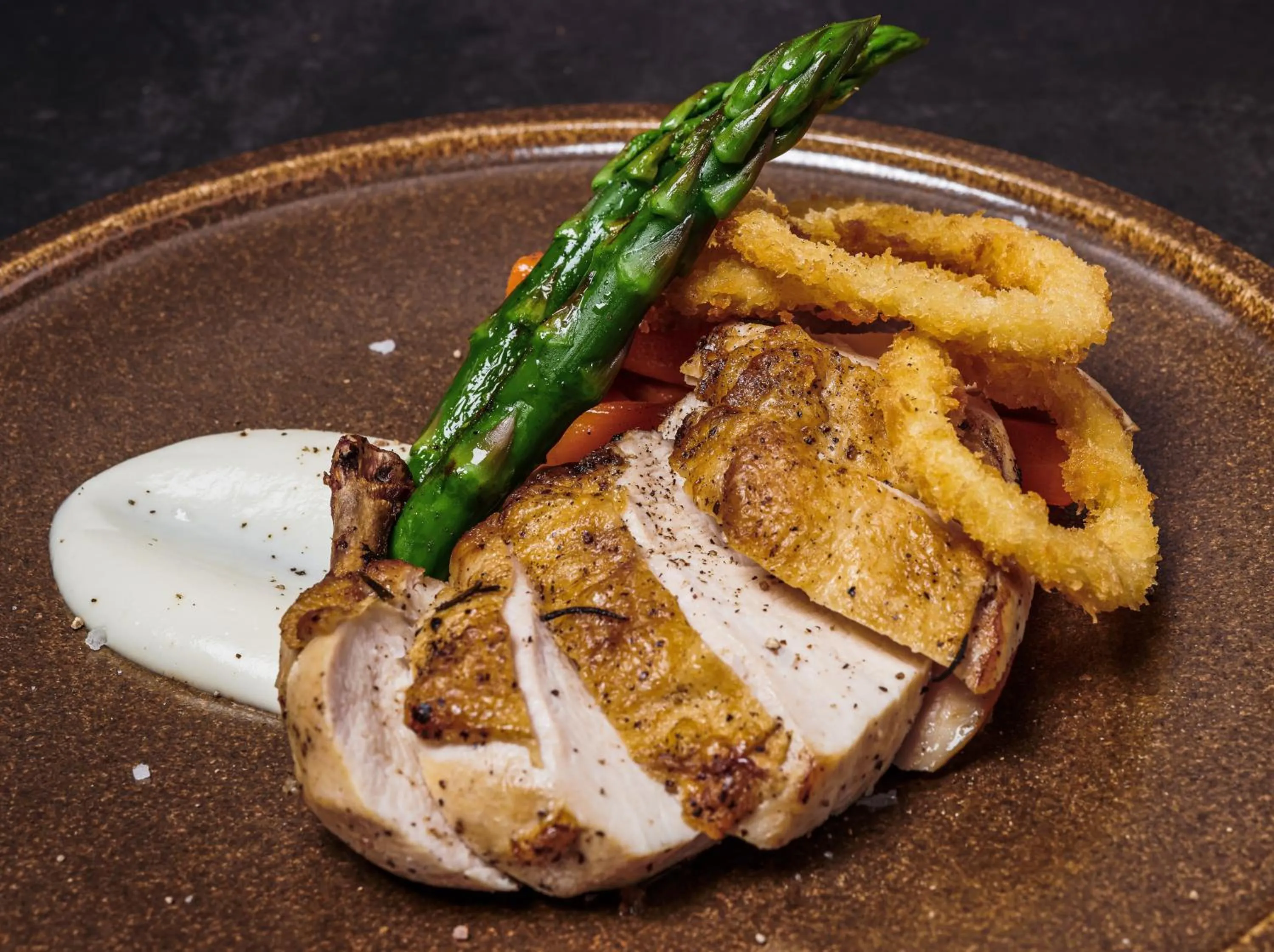 Food and drinks in Movenpick Jumeirah Village Triangle