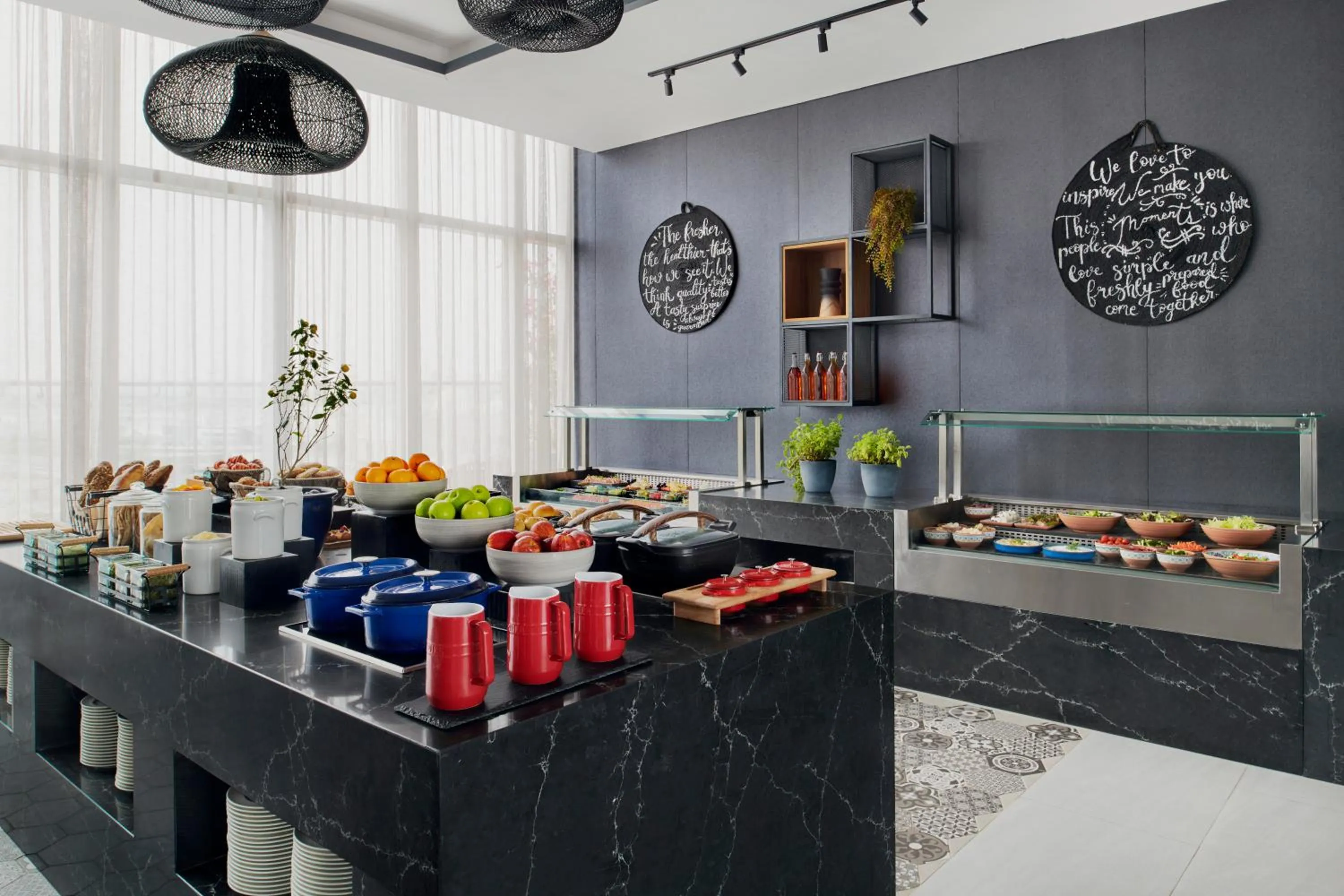 Restaurant/places to eat in Movenpick Jumeirah Village Triangle