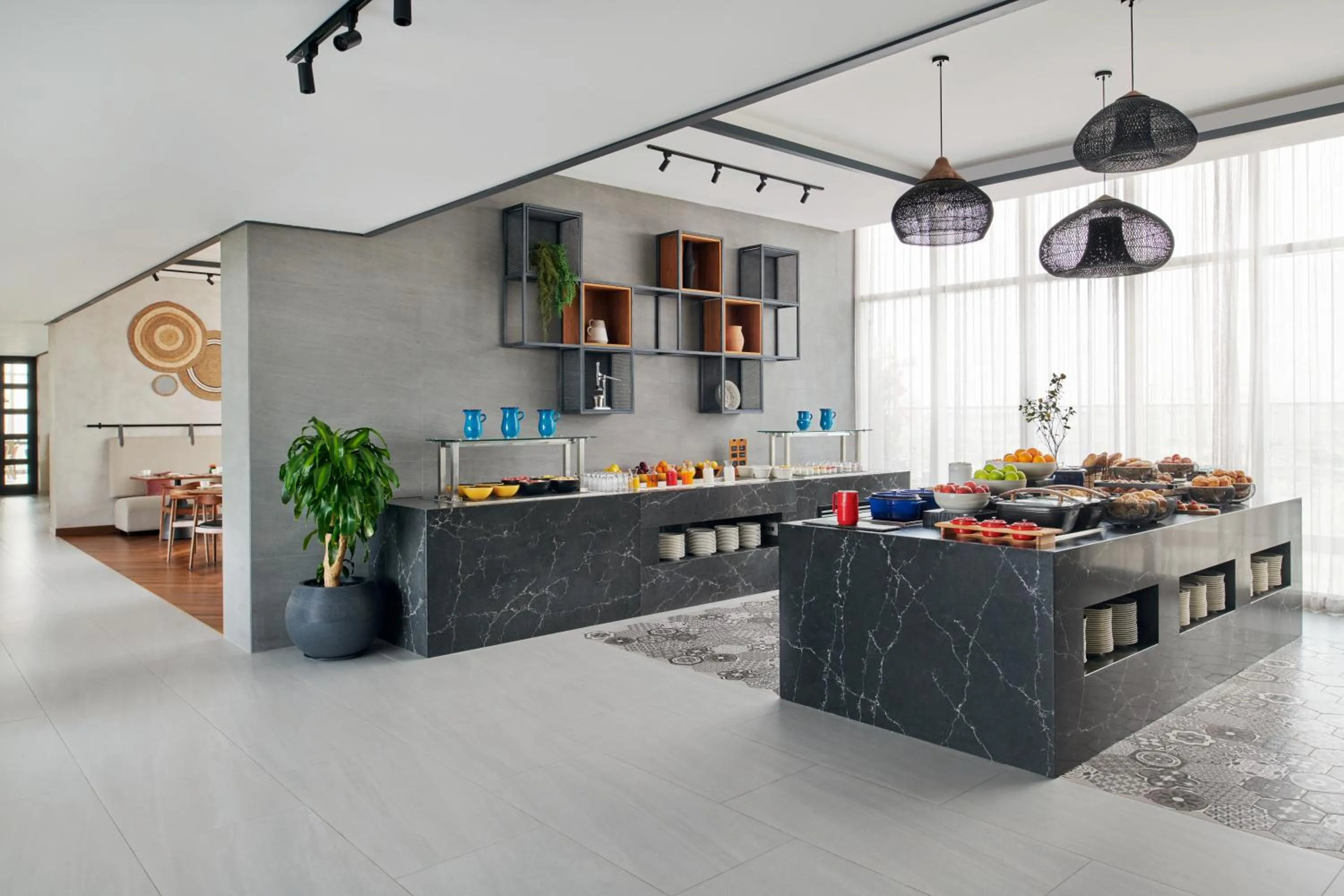 Restaurant/places to eat in Movenpick Jumeirah Village Triangle