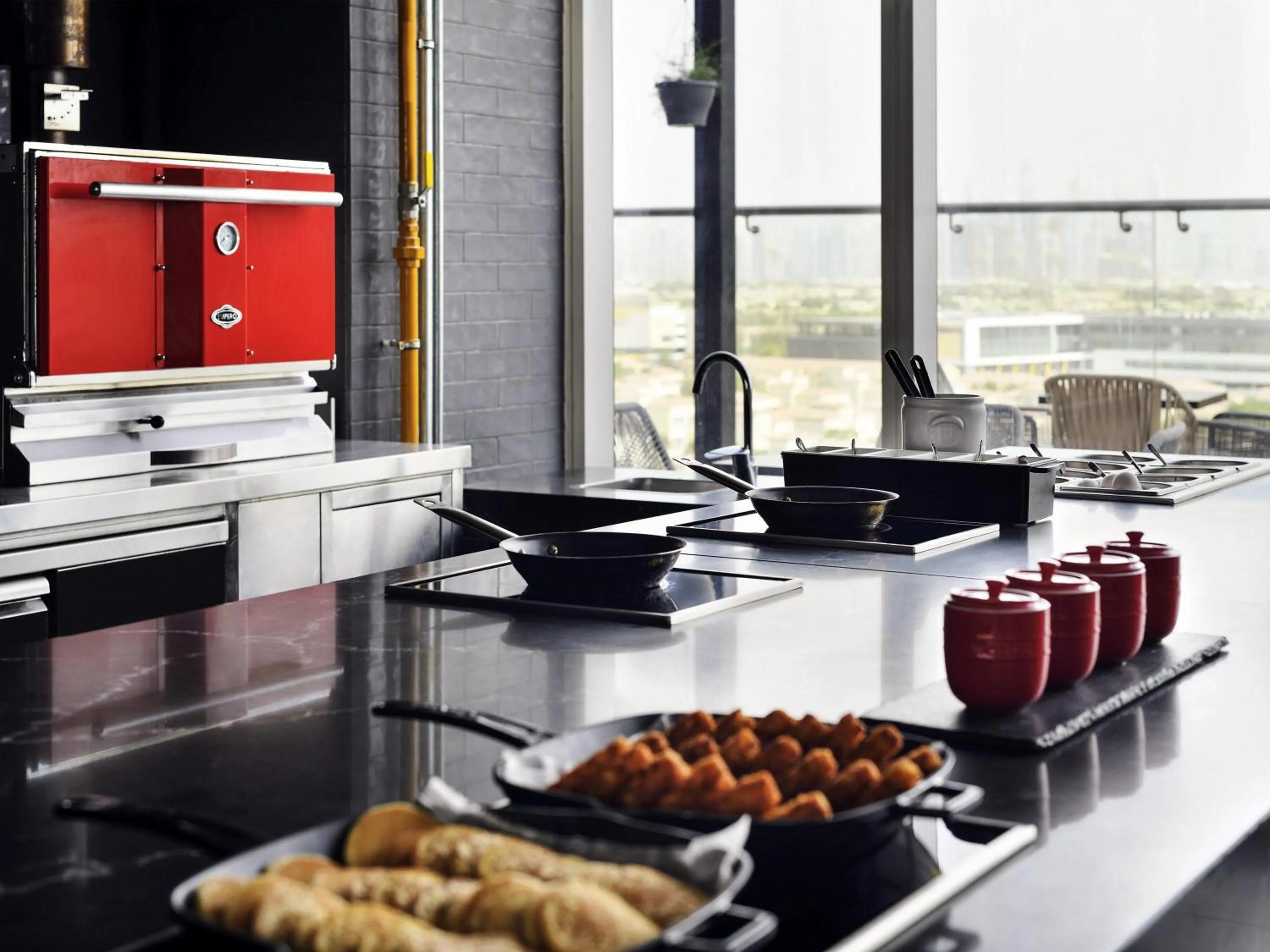 Restaurant/places to eat in Movenpick Jumeirah Village Triangle