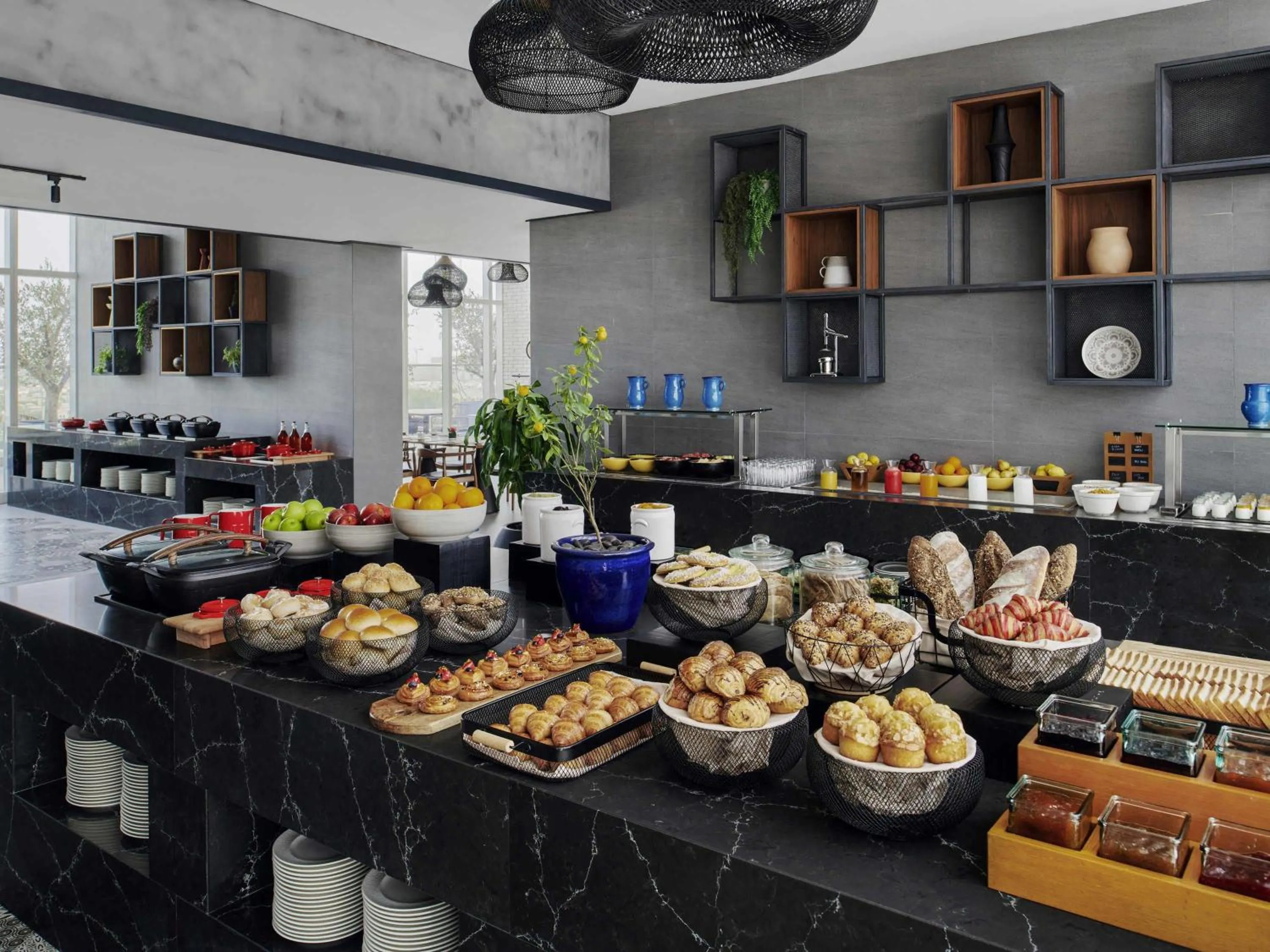 Restaurant/places to eat in Movenpick Jumeirah Village Triangle