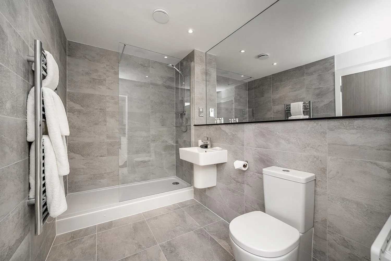 Bathroom in Citystay Living - Finch House