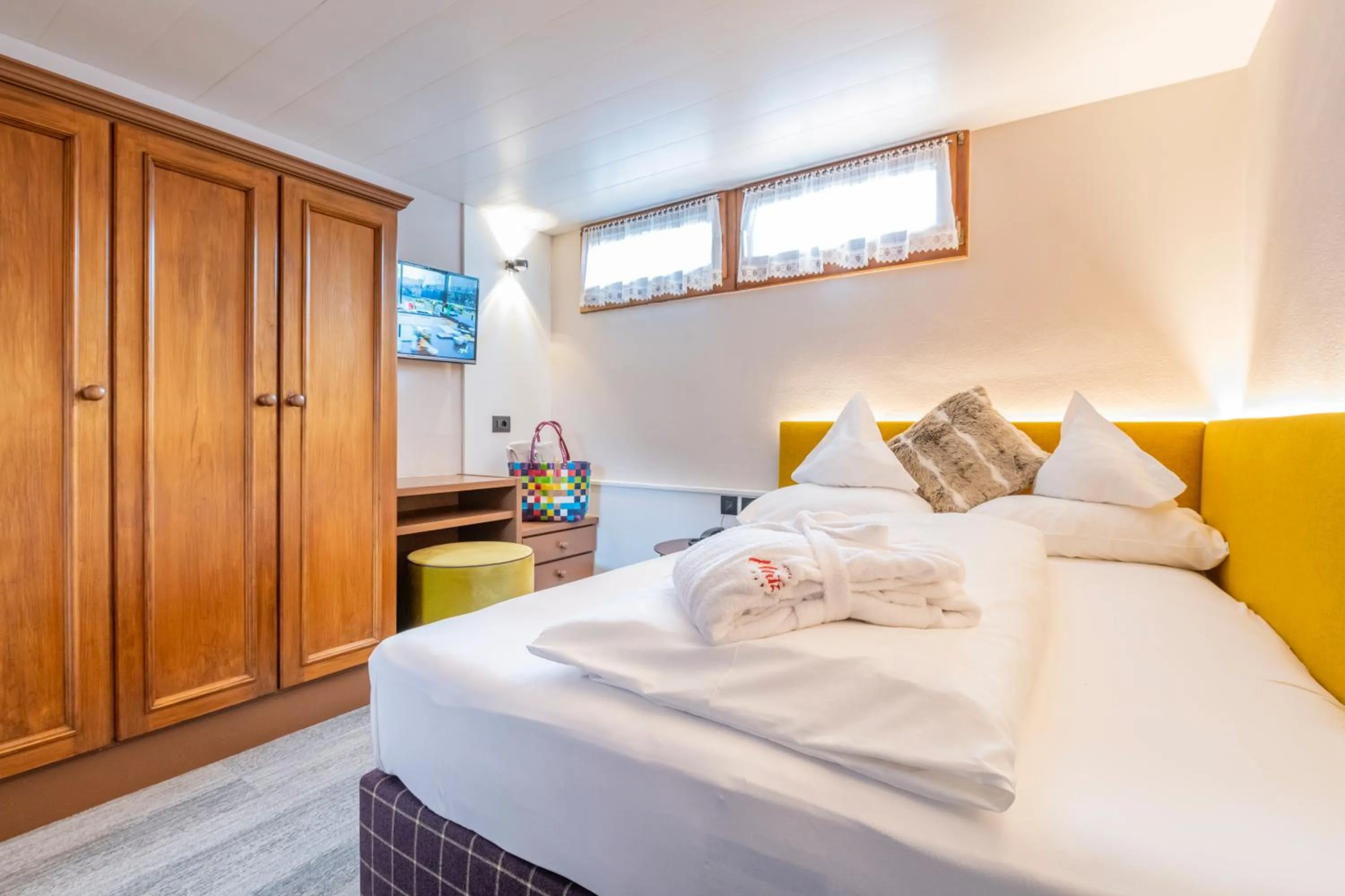 Bedroom, Bed in Hotel Platz