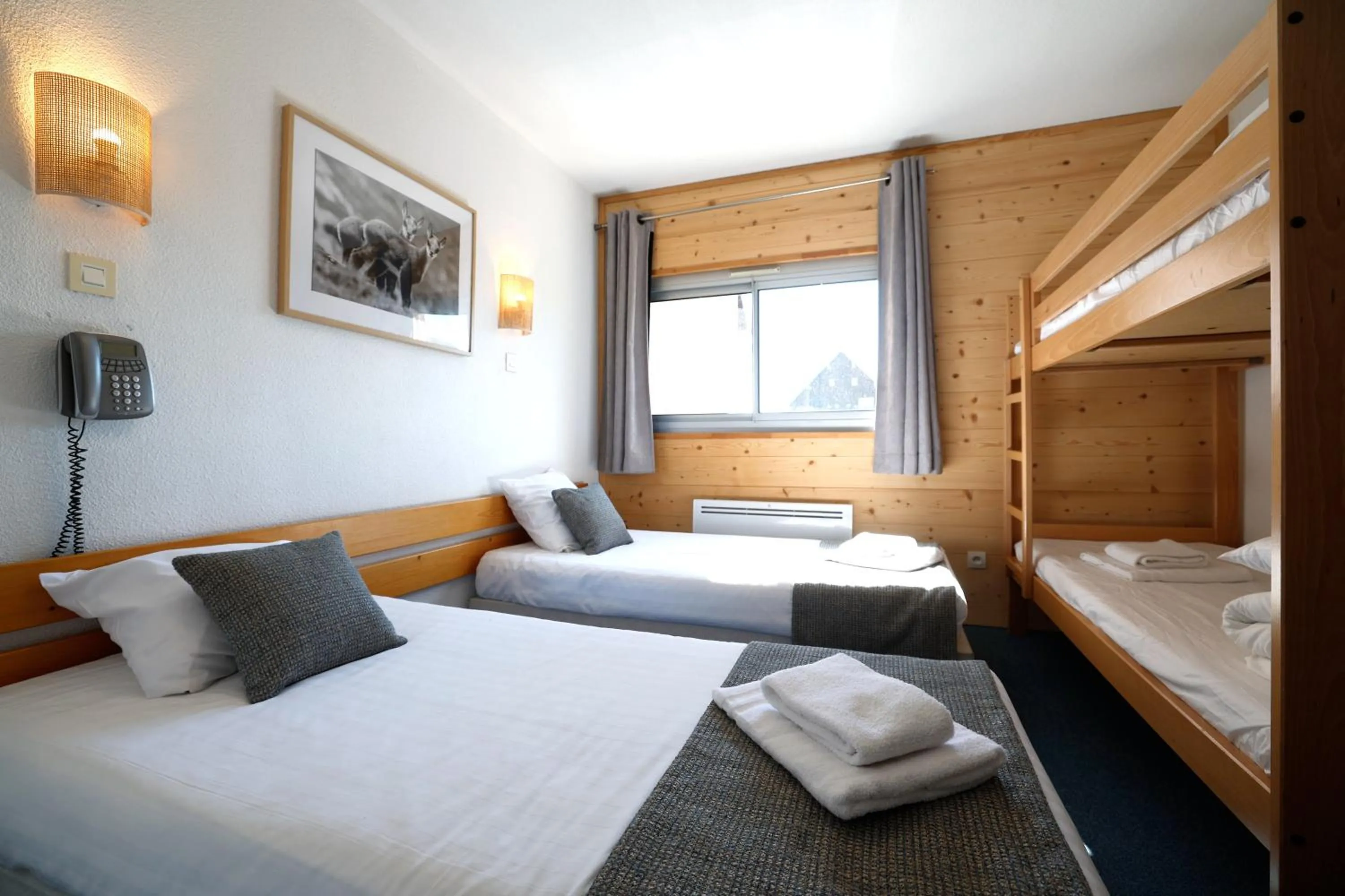 Bed in Le Balcon des Ecrins