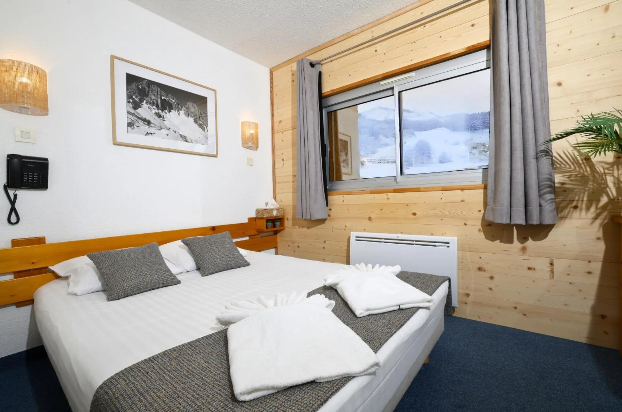 Bed in Le Balcon des Ecrins