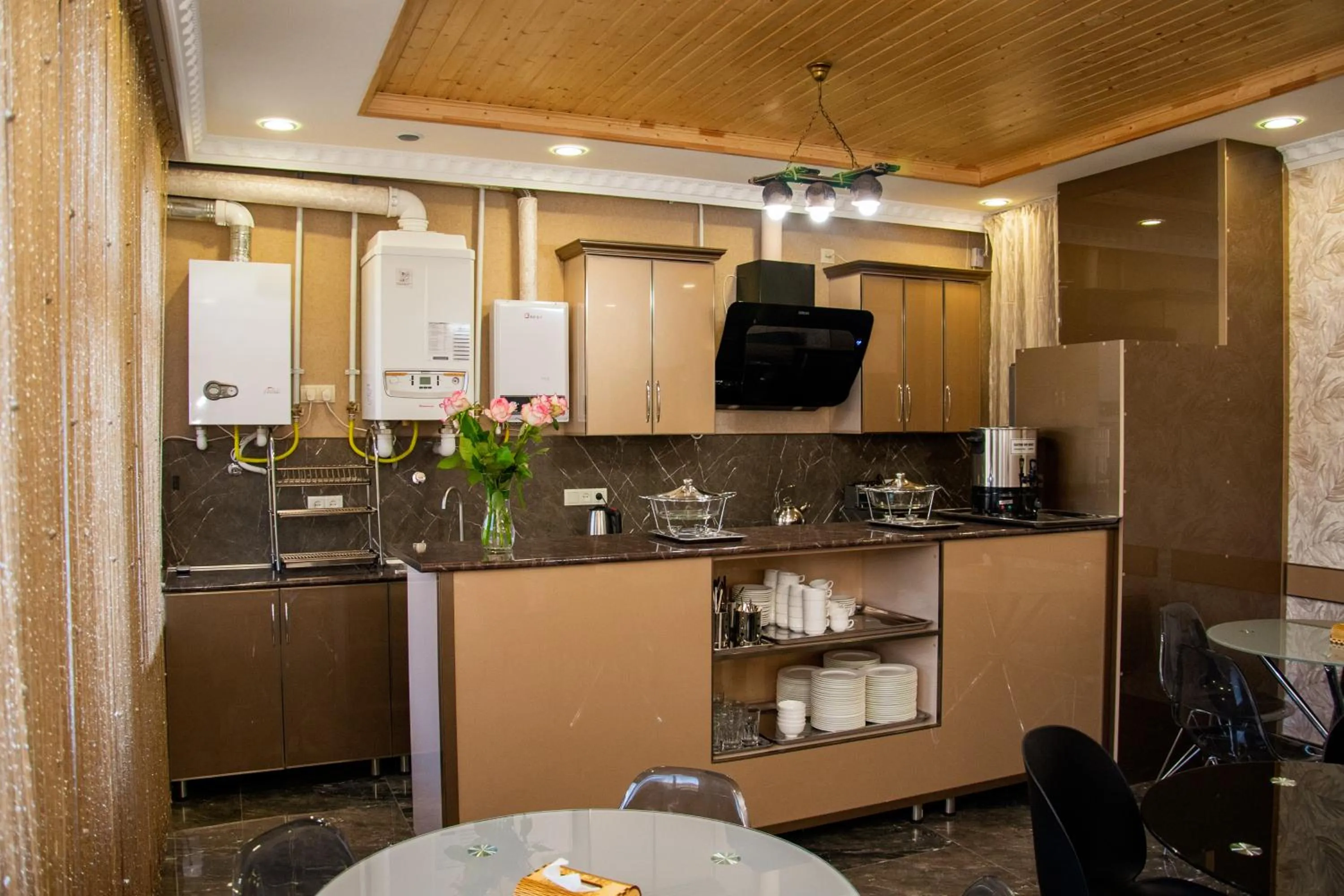 Restaurant/places to eat in Har-Mar Hotel