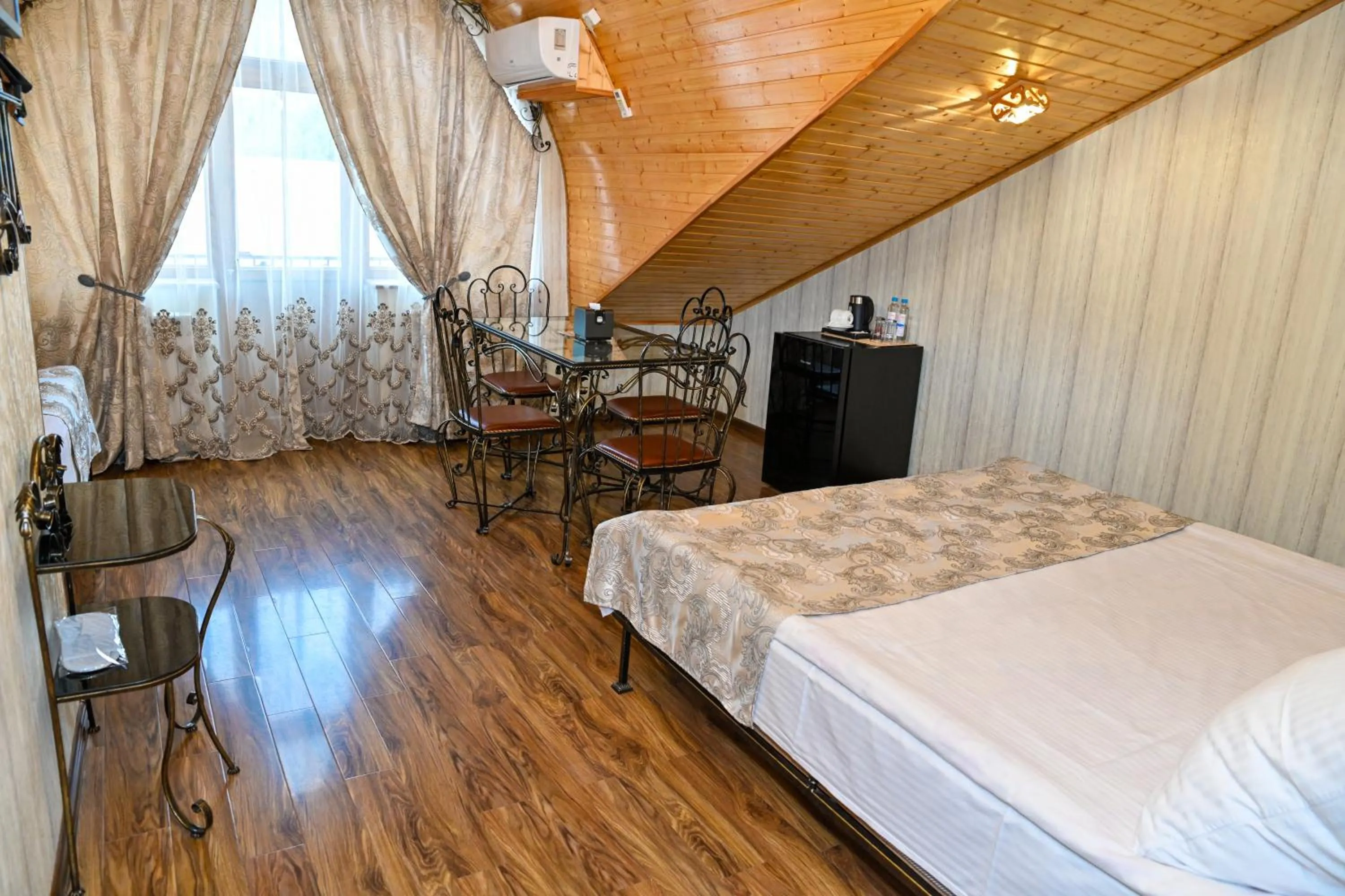 Bed in Har-Mar Hotel