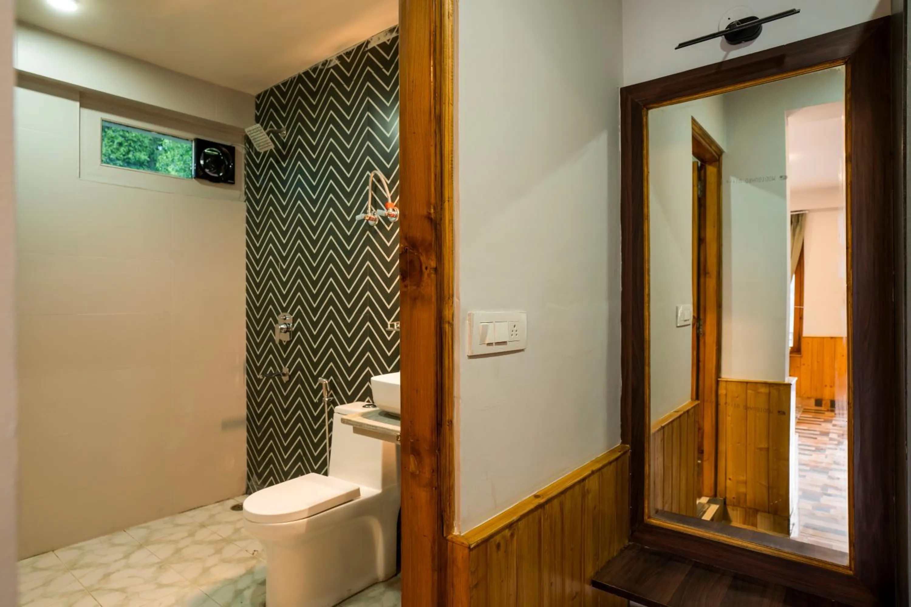 Bathroom in Zostel Manali, Vashisht