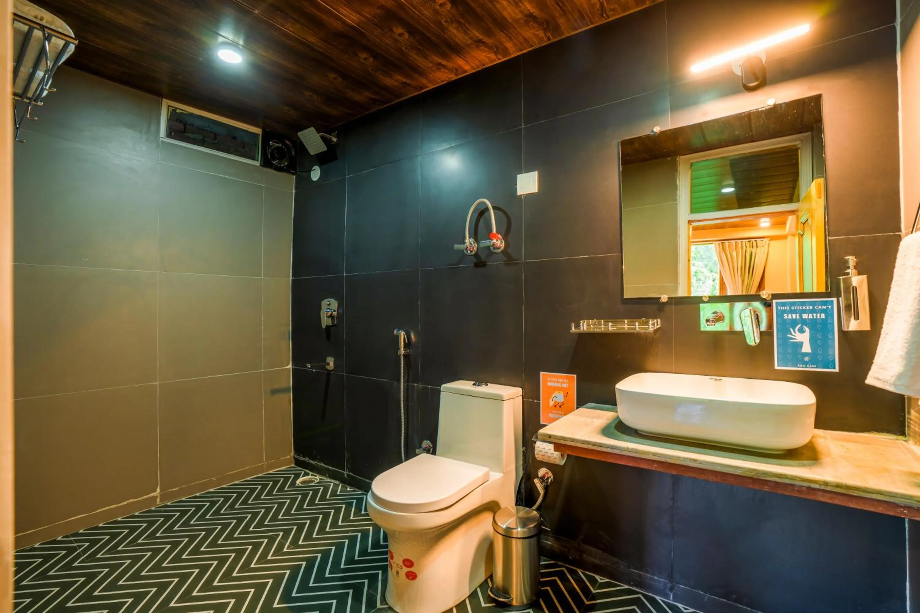 Bathroom in Zostel Manali, Vashisht