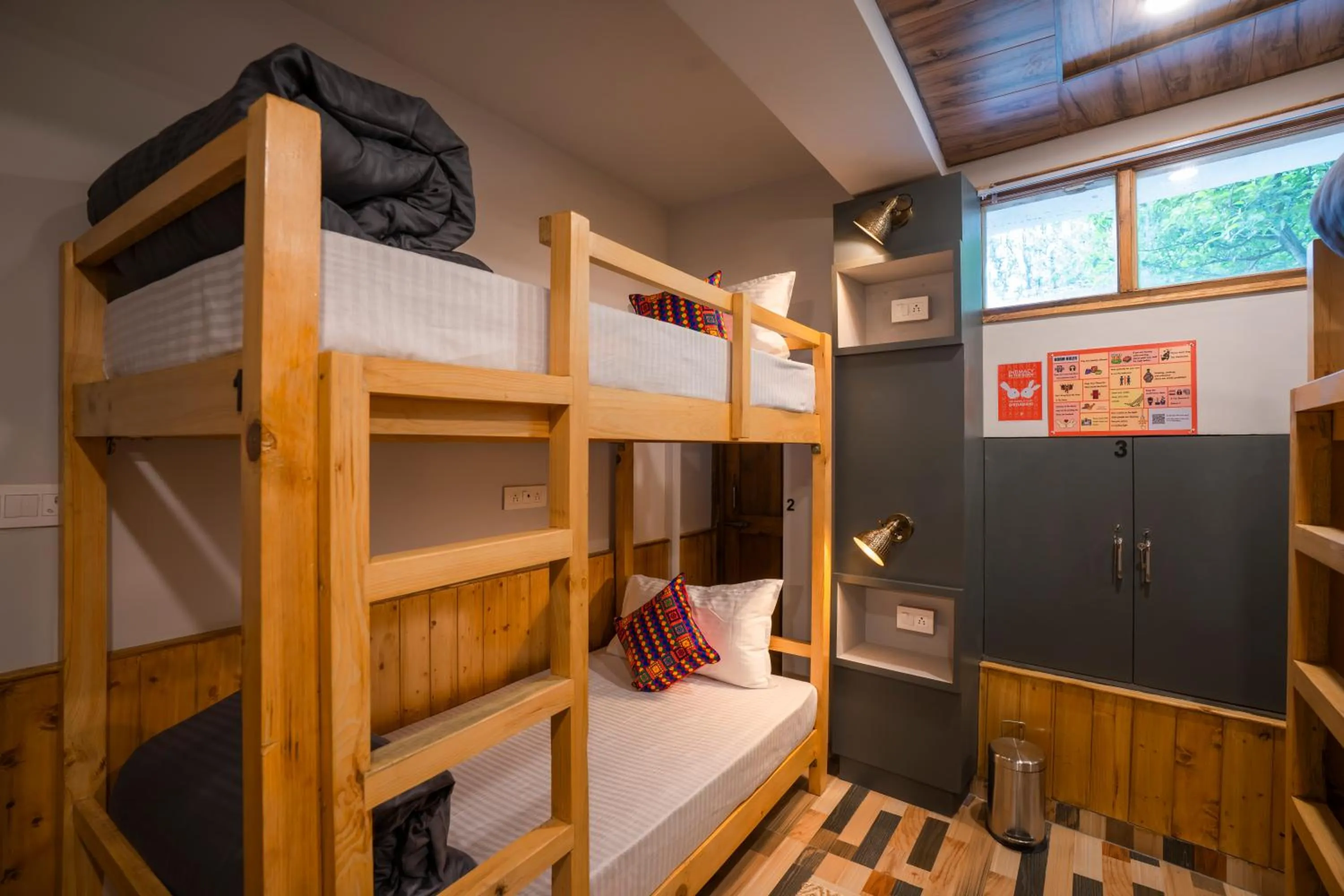 bunk bed, Bed in Zostel Manali, Vashisht