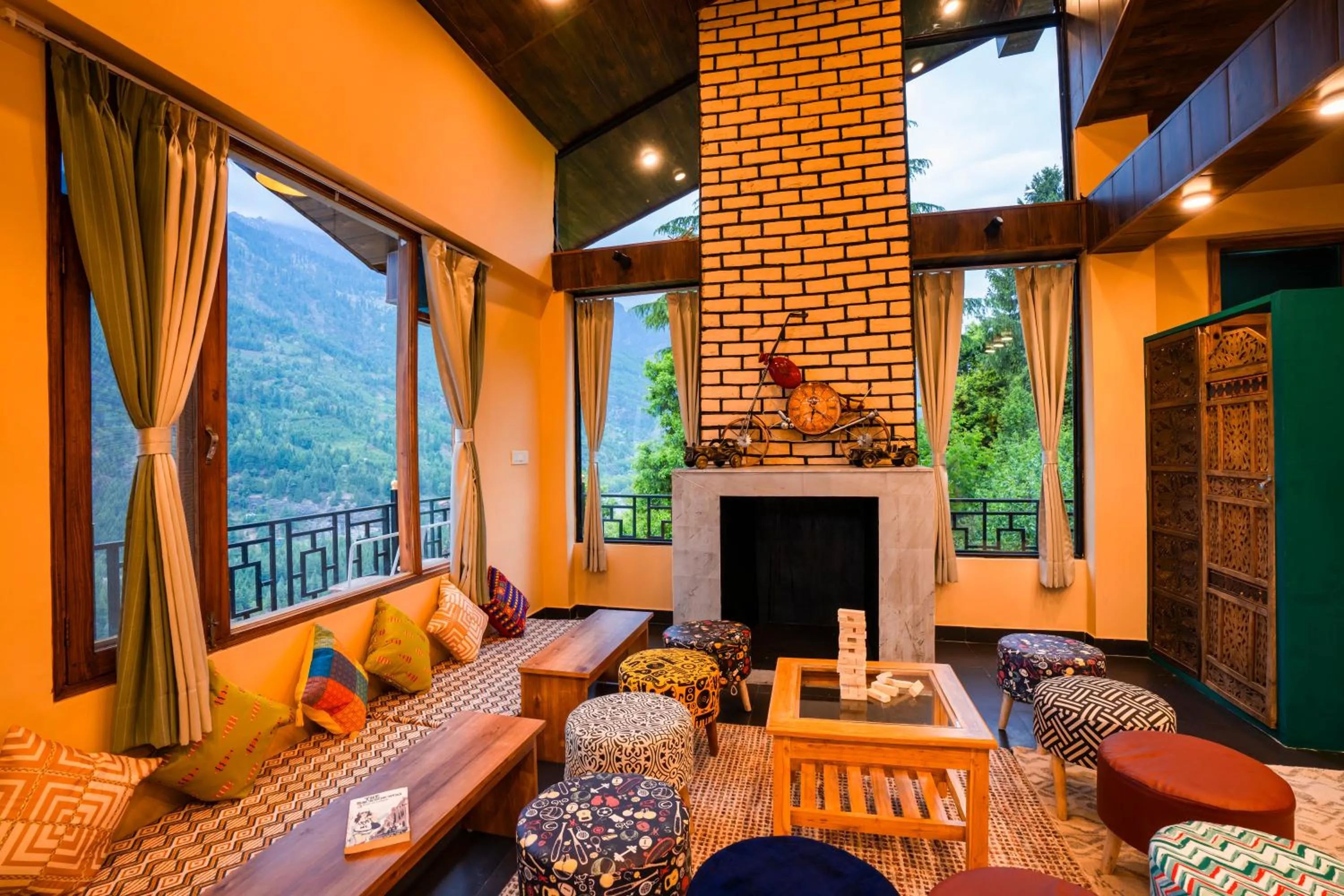 Living room in Zostel Manali, Vashisht