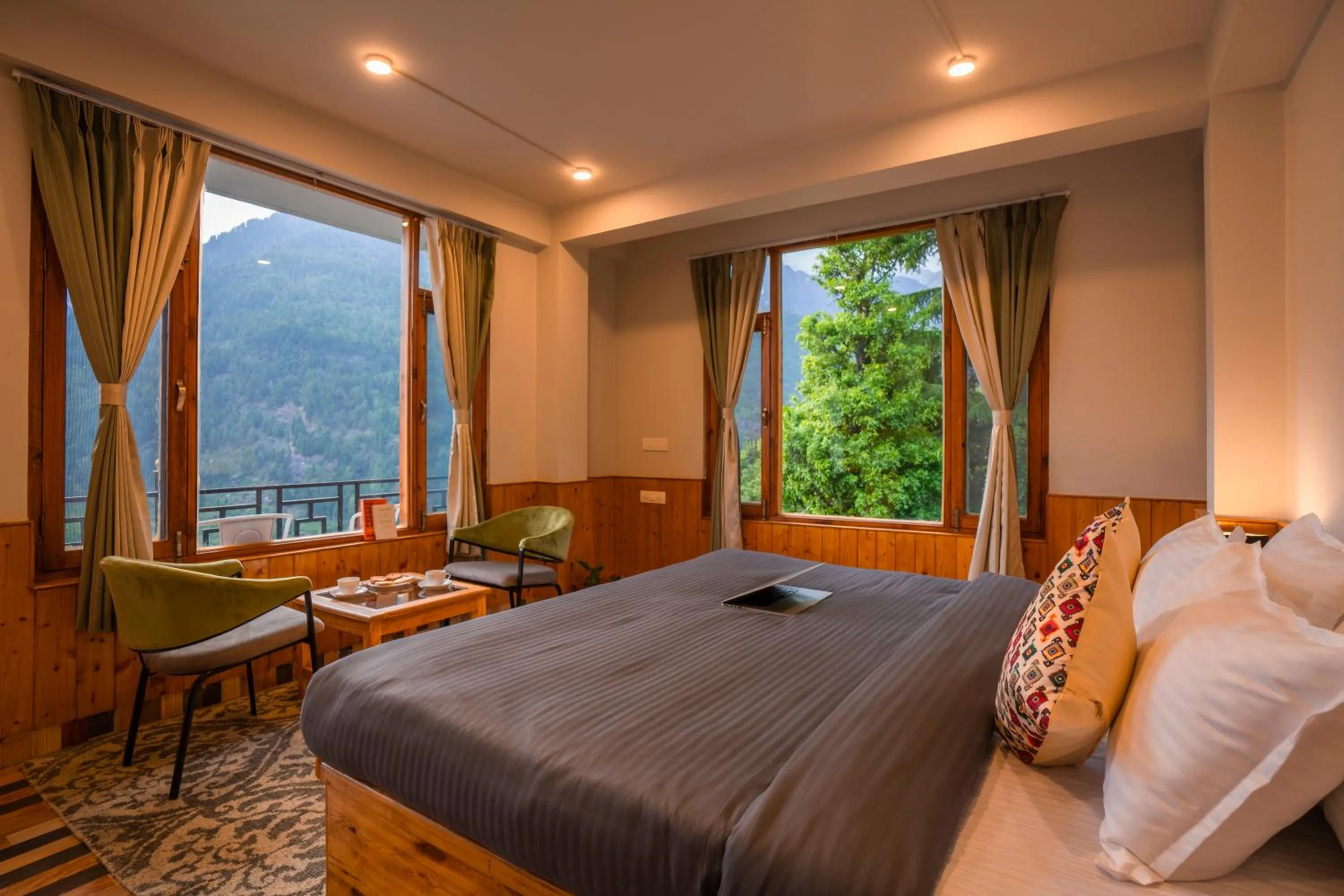 Bed in Zostel Manali, Vashisht