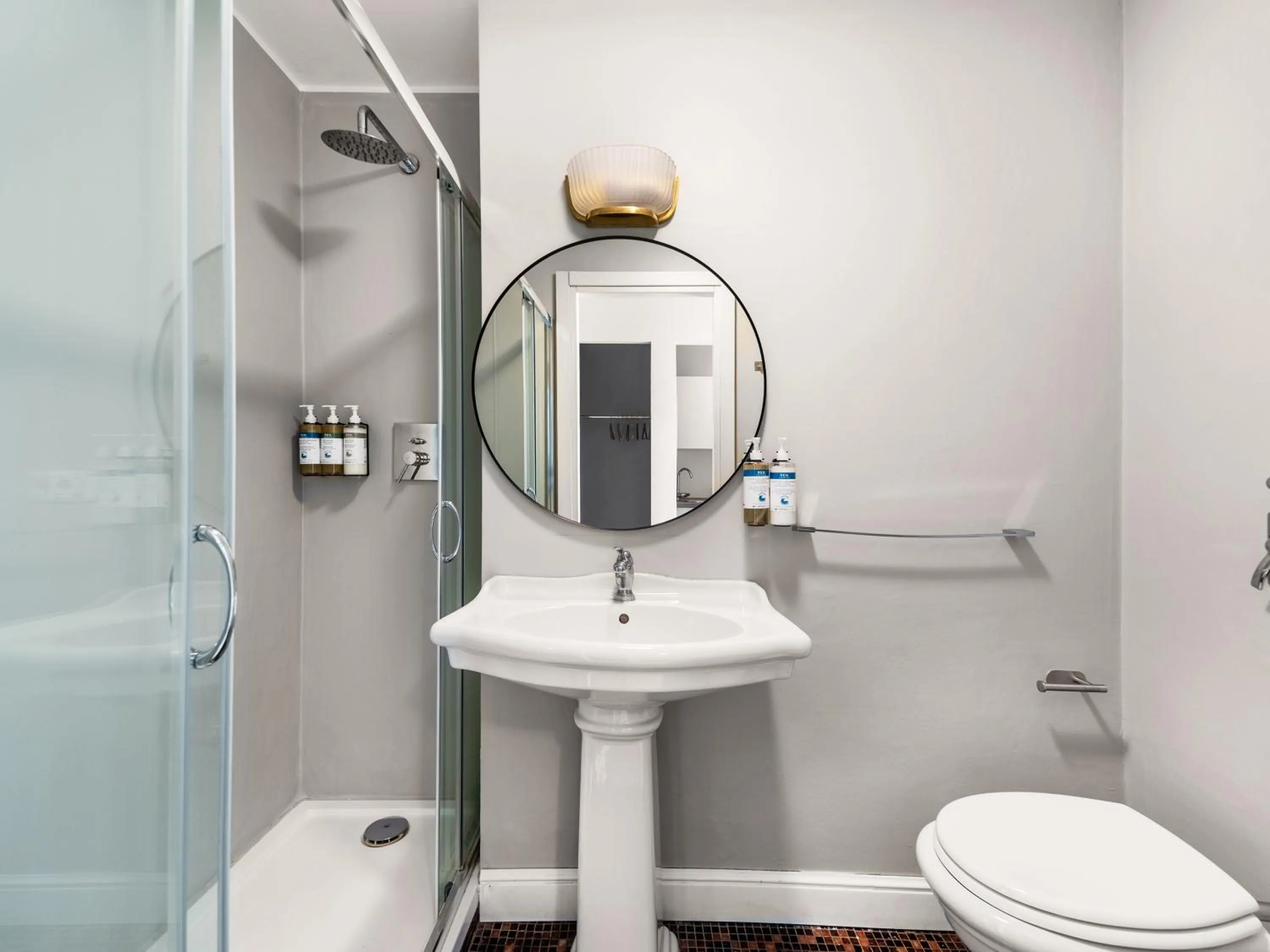 Bathroom in Milan Adore