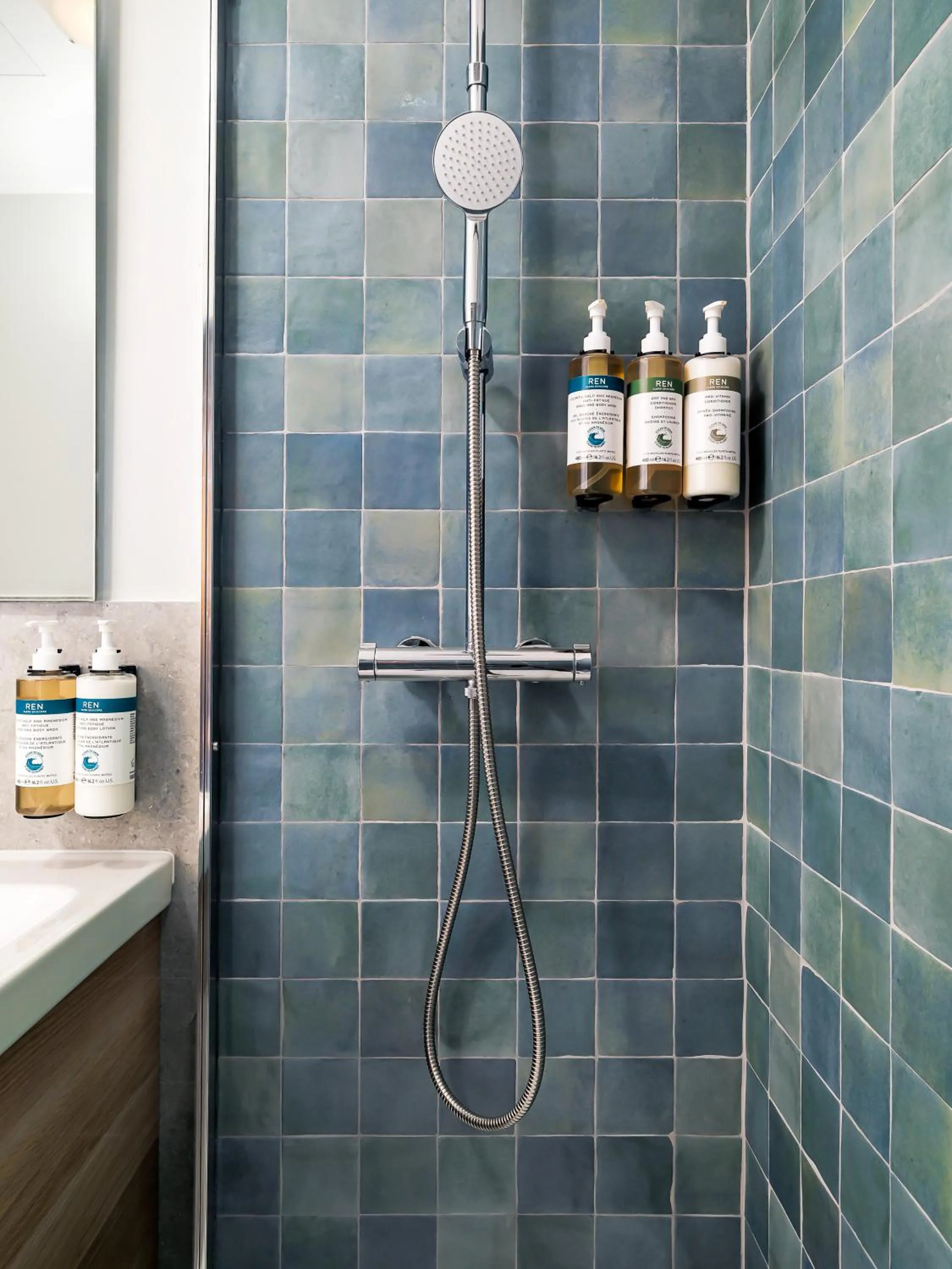 Bathroom in Milan Adore