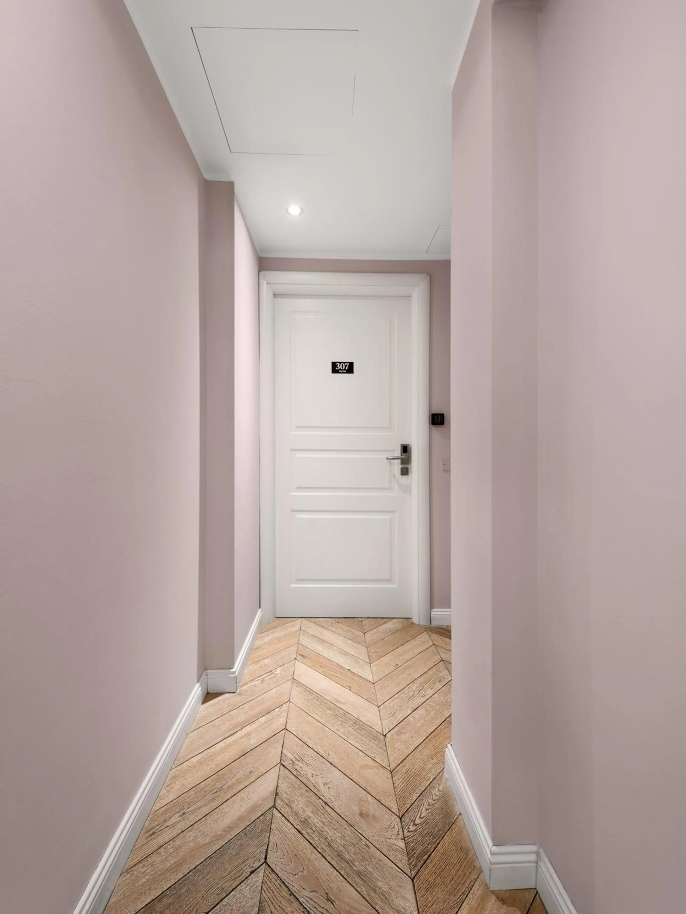 Property building in Milan Adore