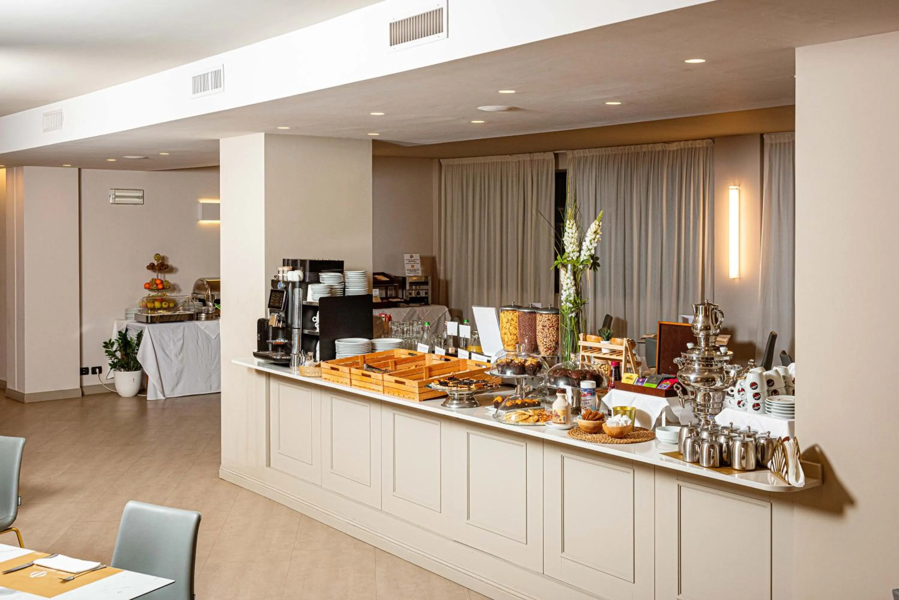 Breakfast in Phi Hotel Cavalieri