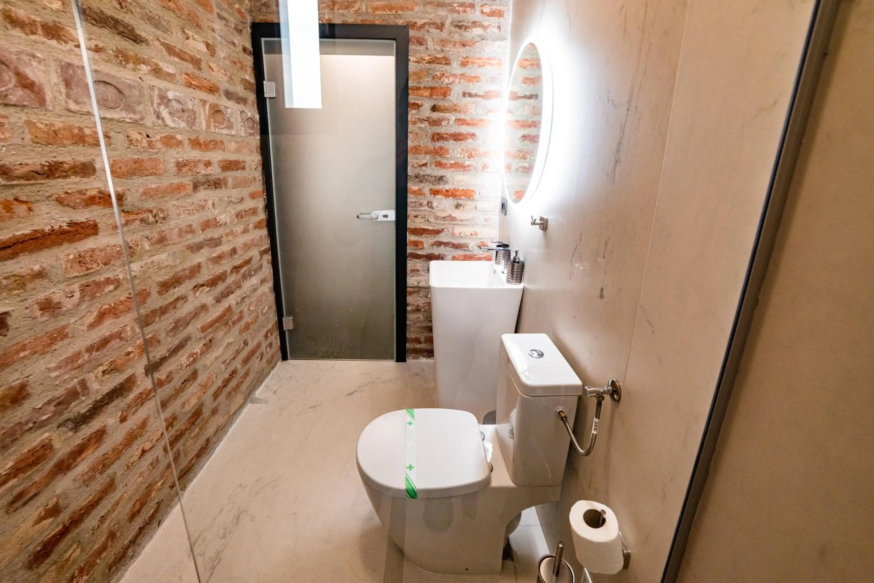 Shower in Mustang Boutique Rooms