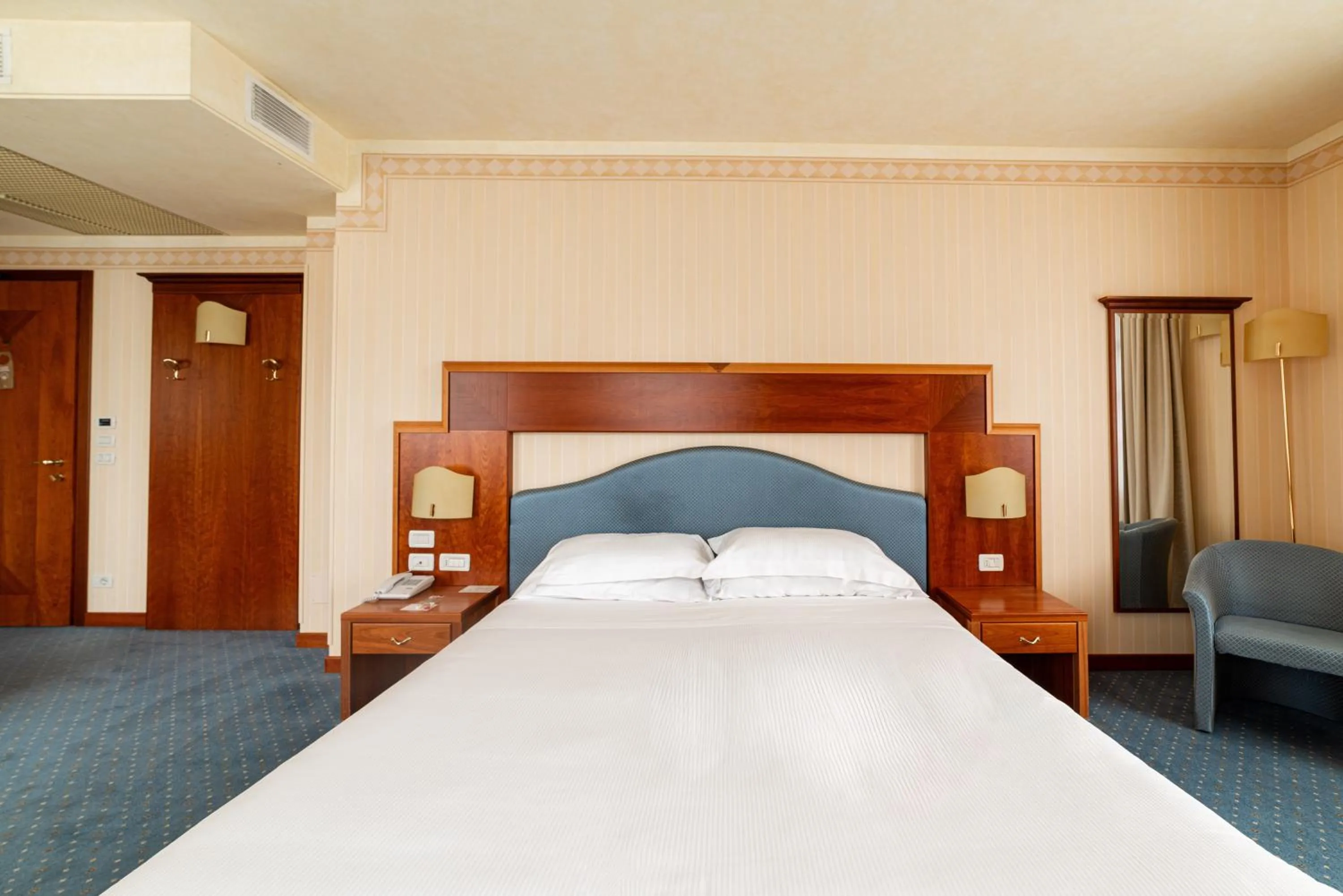 Bed in Phi Hotel Astoria