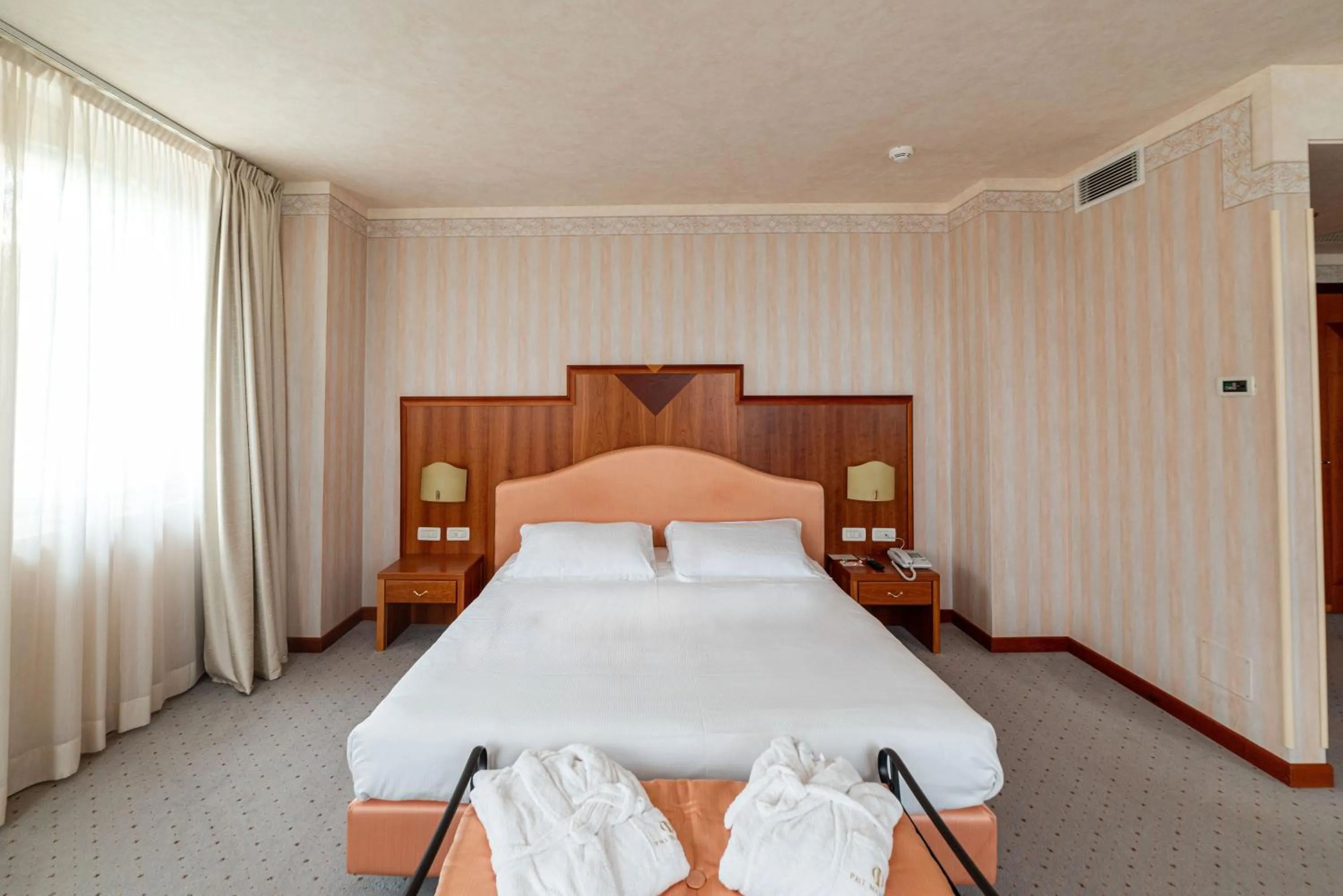 Bed in Phi Hotel Astoria