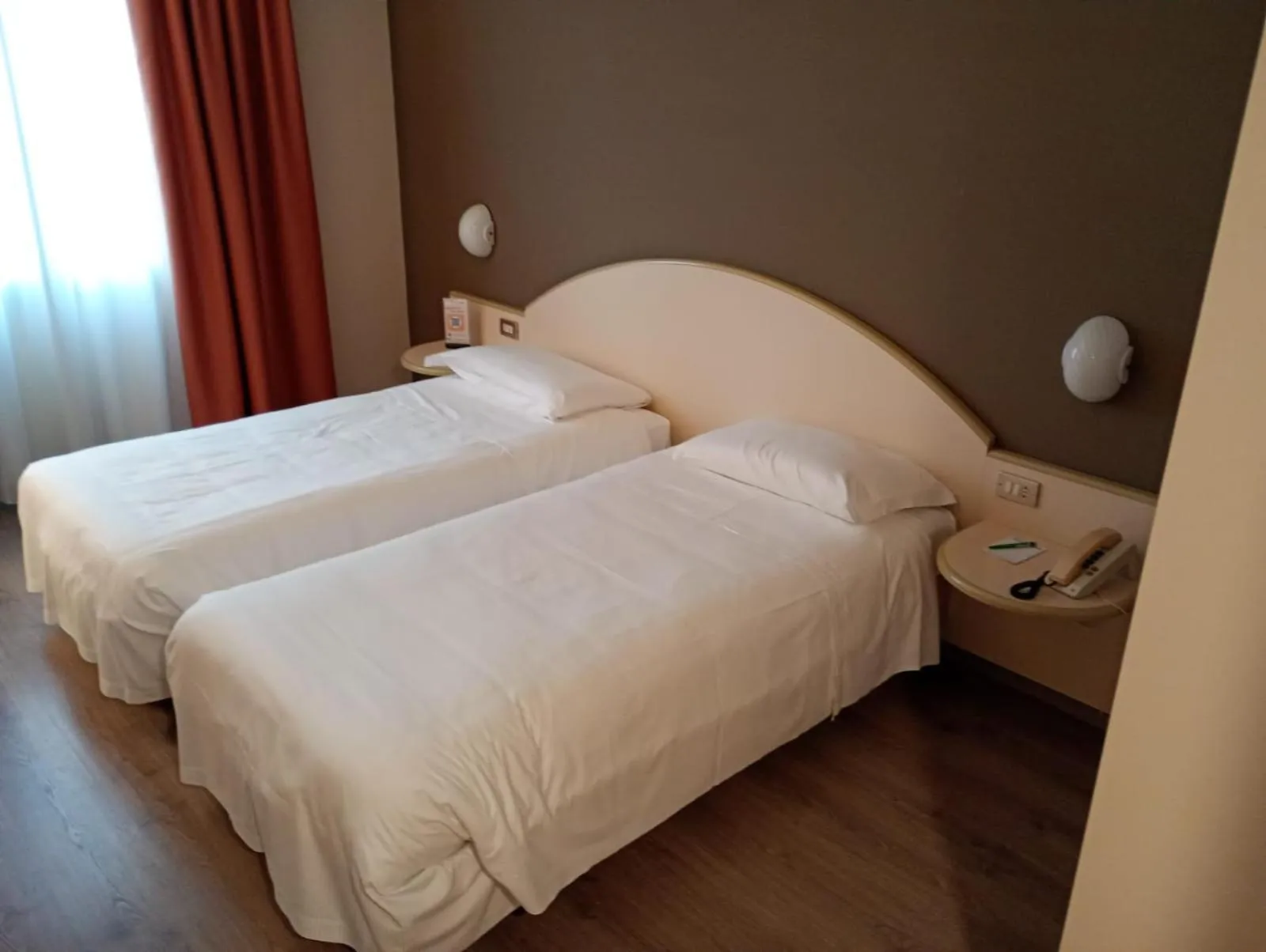 Bed in Hotel Des Alpes